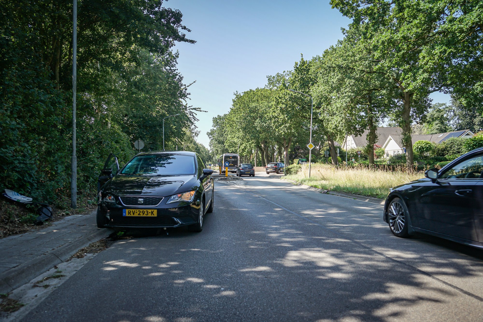 Auto van de weg geraakt op Asserweg in Beilen