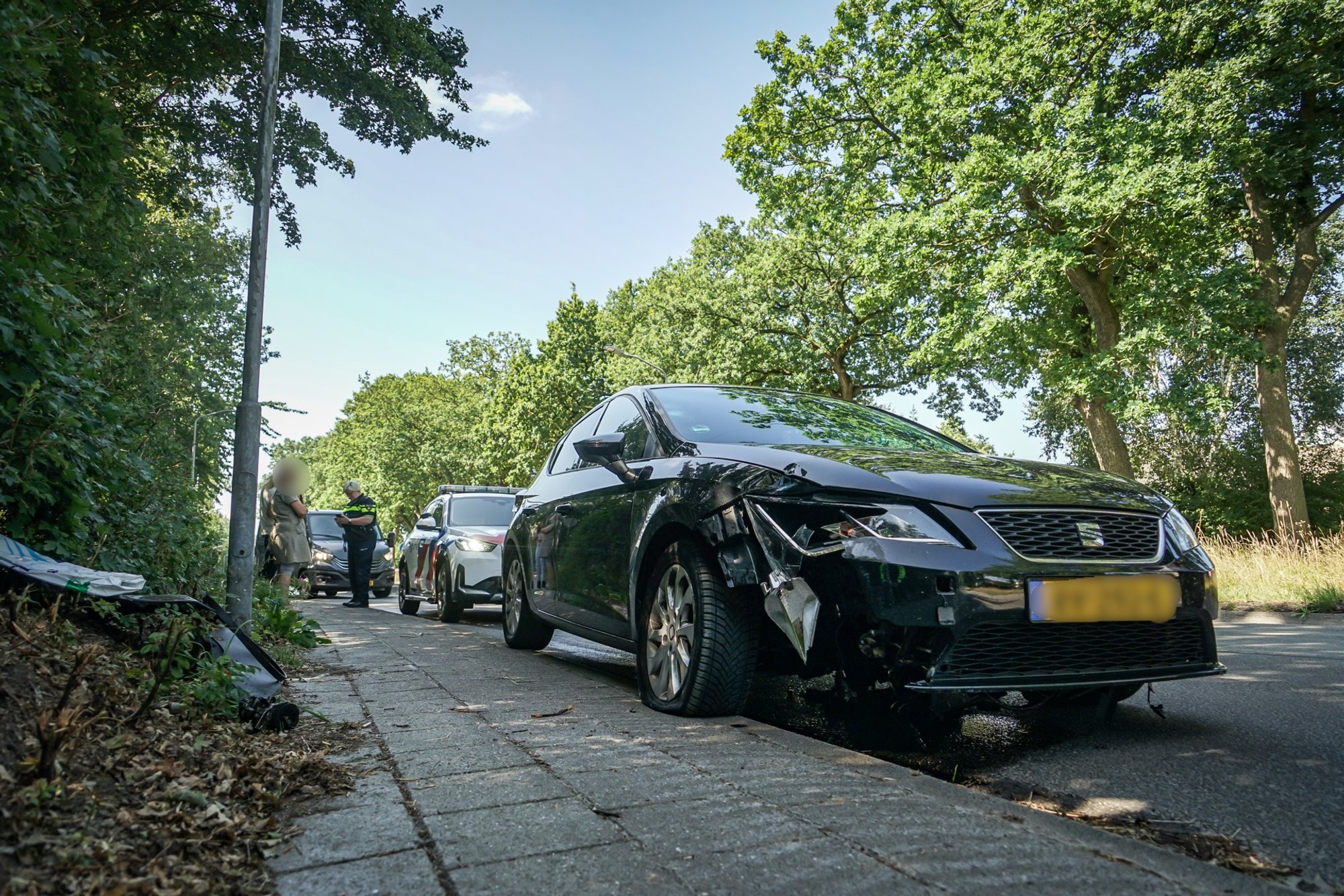 Auto van de weg geraakt op Asserweg in Beilen