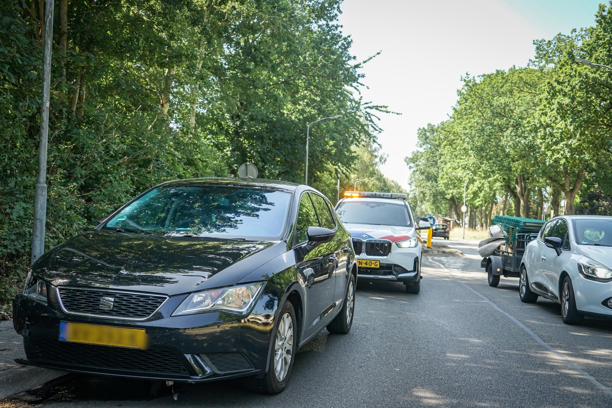 Auto van de weg geraakt op Asserweg in Beilen