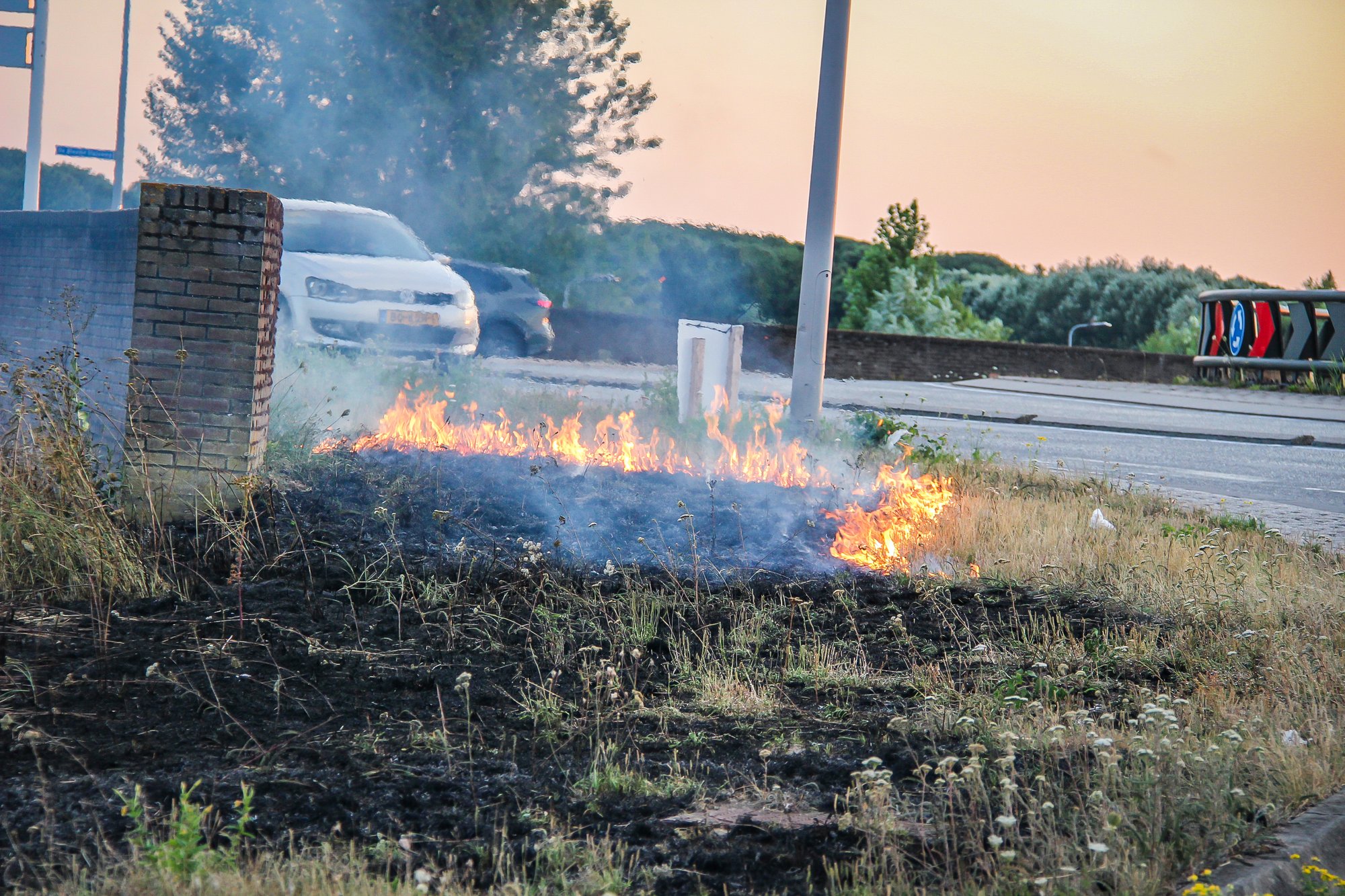 Bermbrand snel geblust aan Het Hooghemaal in Rosmalen