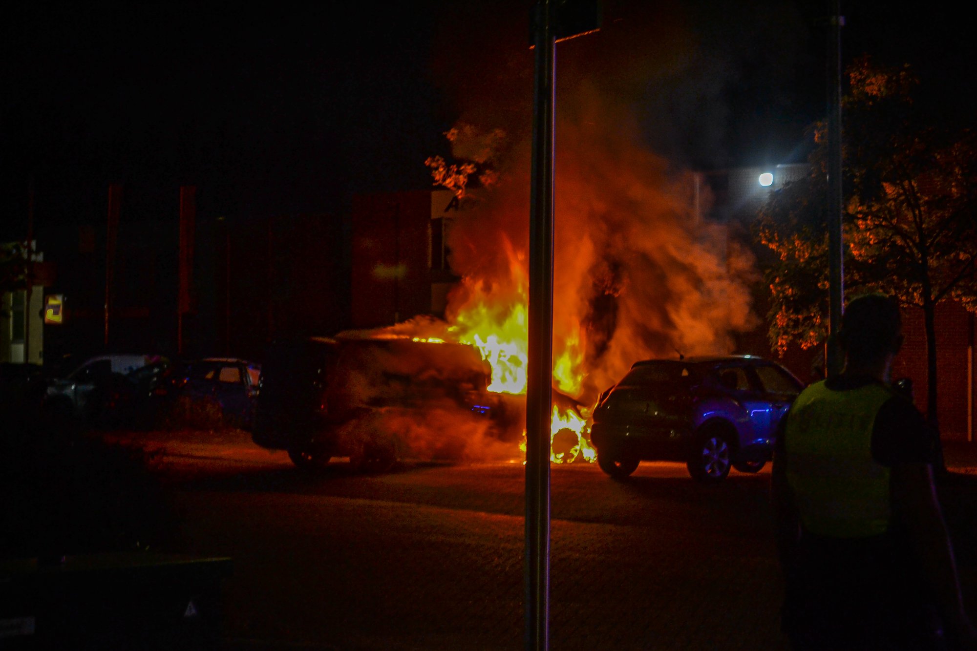 Bestelbus brand volledig uit in Purmerend