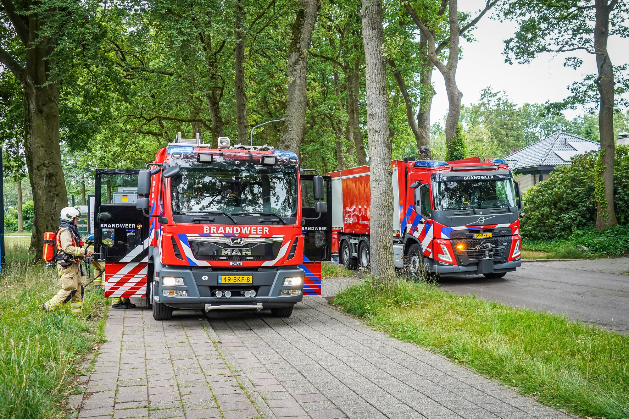 Brand in leegstaand pand aan Angelsloerdijk in Emmen