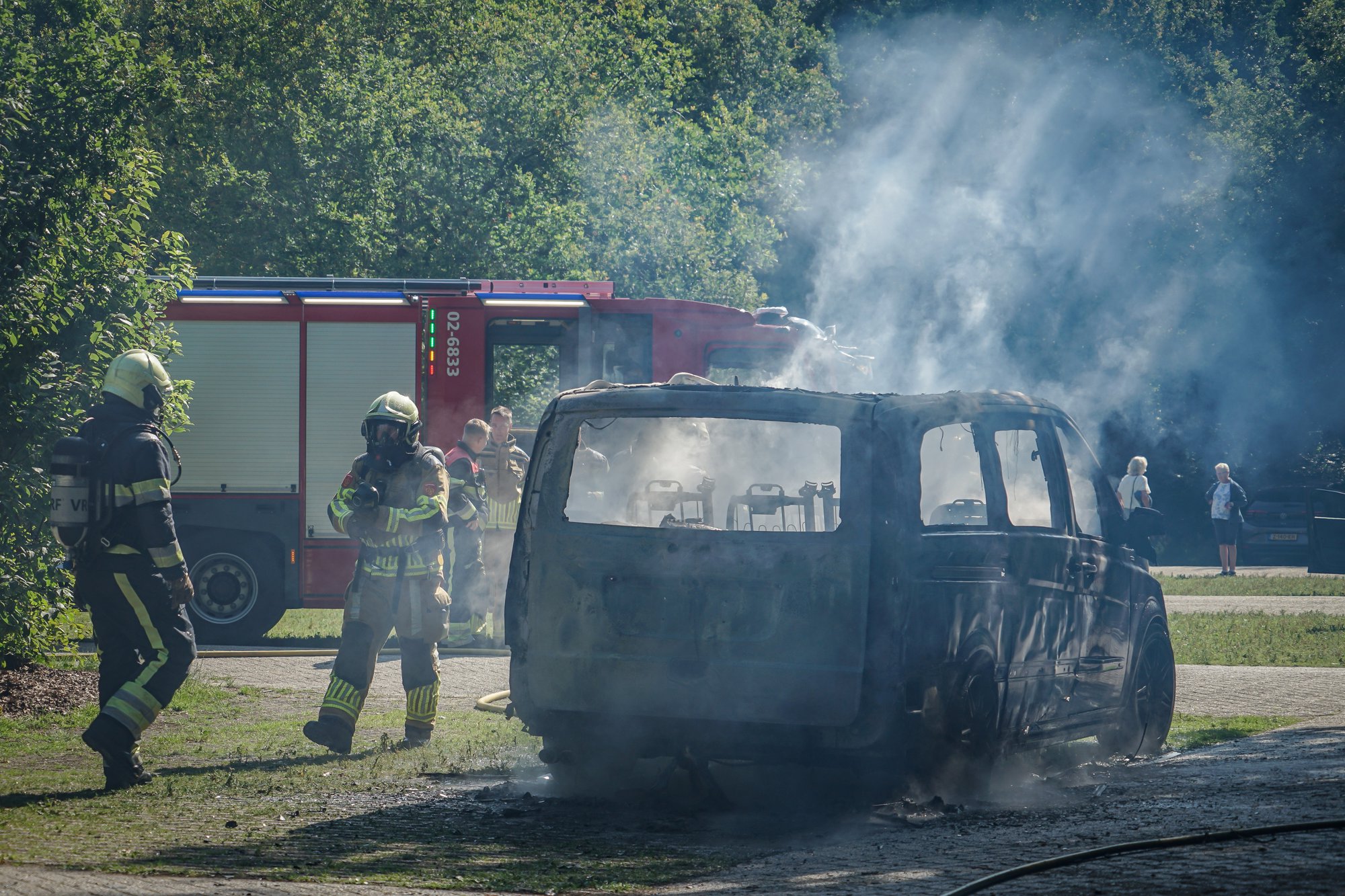 Busje volledig uitgebrand op parkeerplaats bezoekerscentrum Drents-Friese Wold