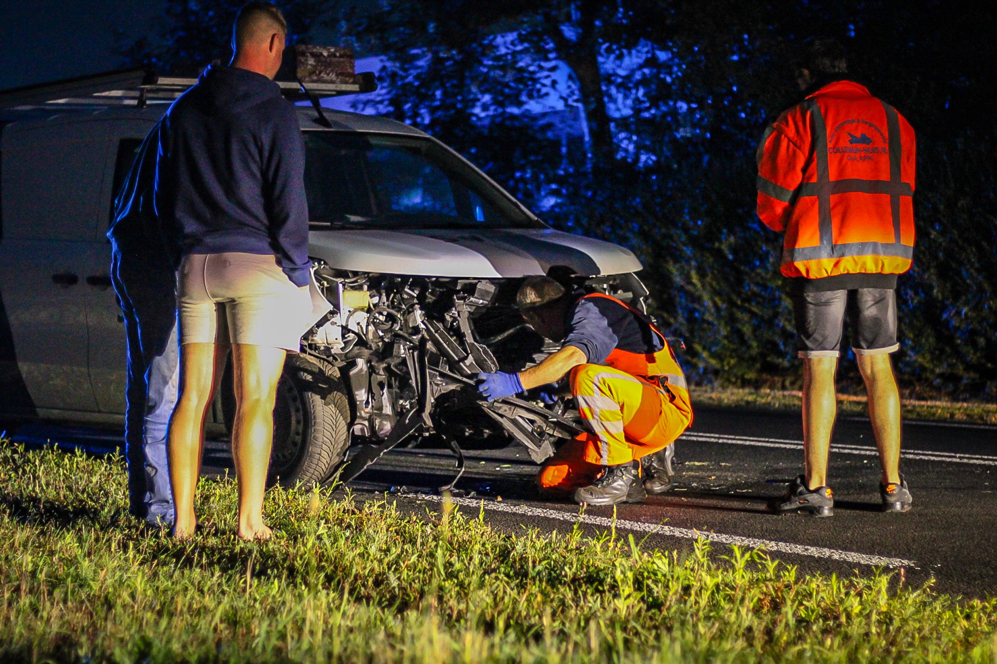 Ernstig frontaal ongeval op De Scheiding in Surhuisterveen