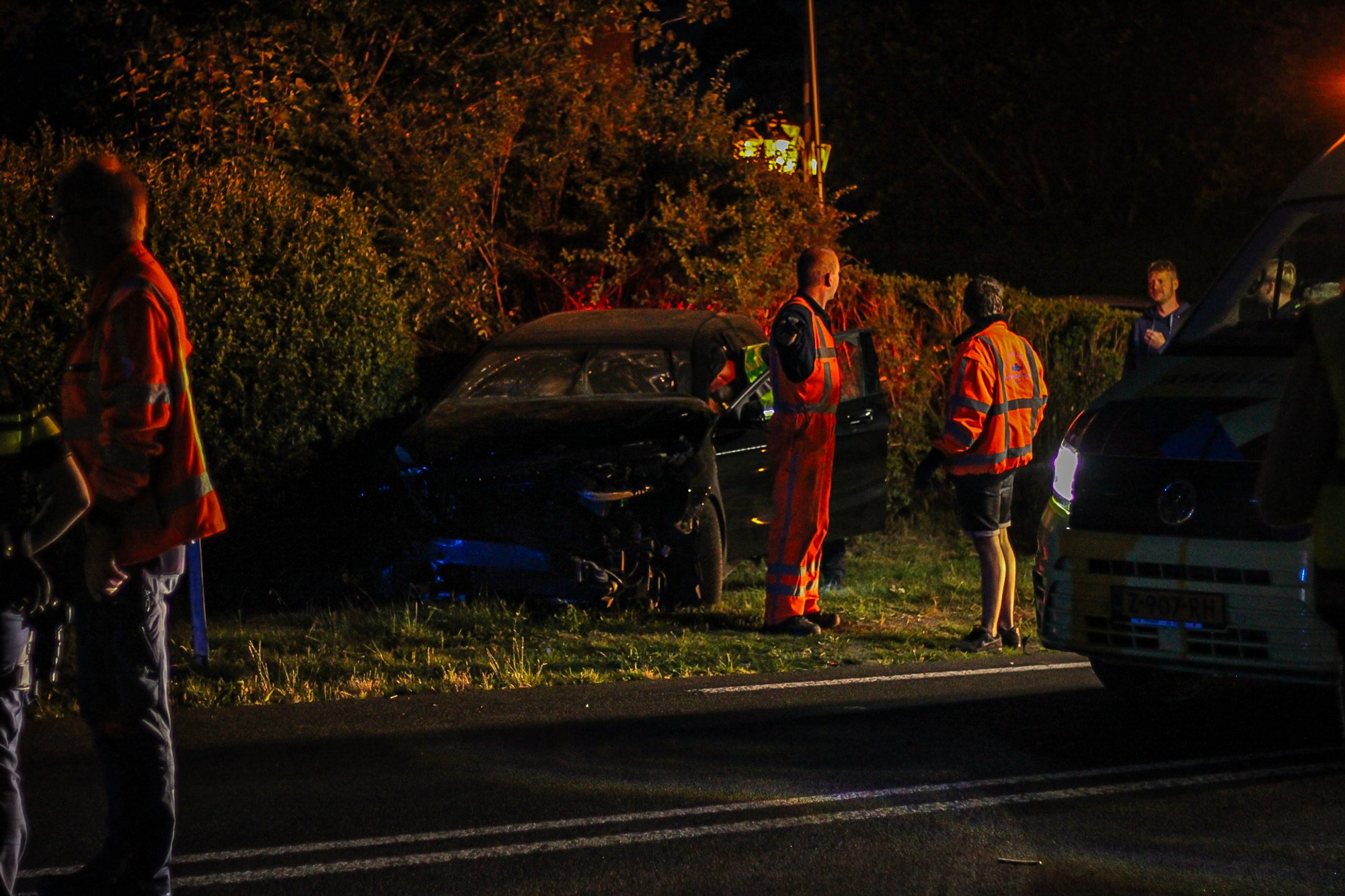 Ernstig frontaal ongeval op De Scheiding in Surhuisterveen