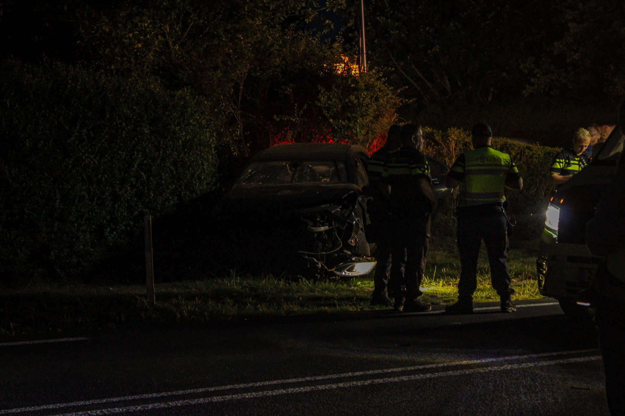 Ernstig frontaal ongeval op De Scheiding in Surhuisterveen