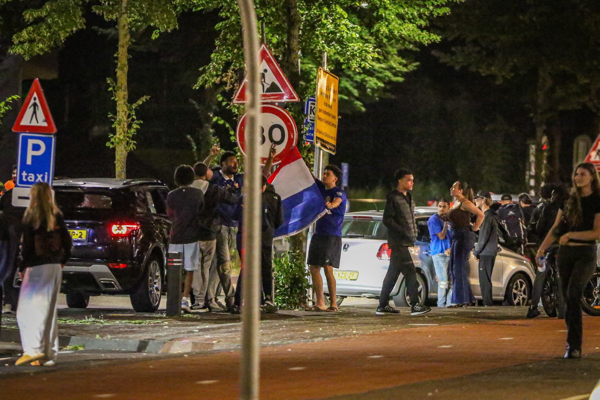 Extra politie-inzet bij station Lelystad na uitschakeling Marokko op WK