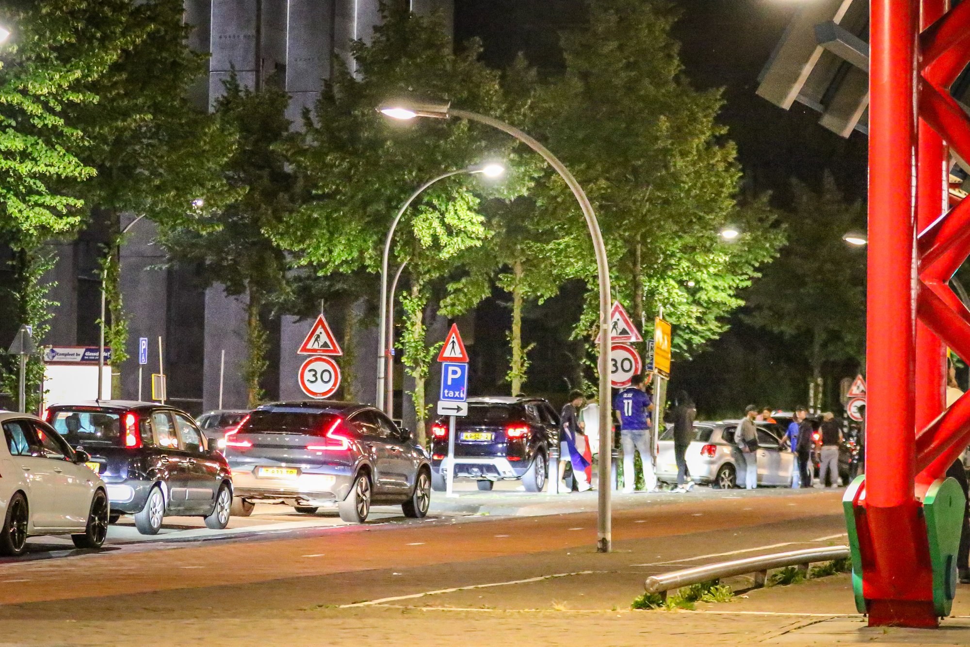 Extra politie-inzet bij station Lelystad na uitschakeling Marokko op WK