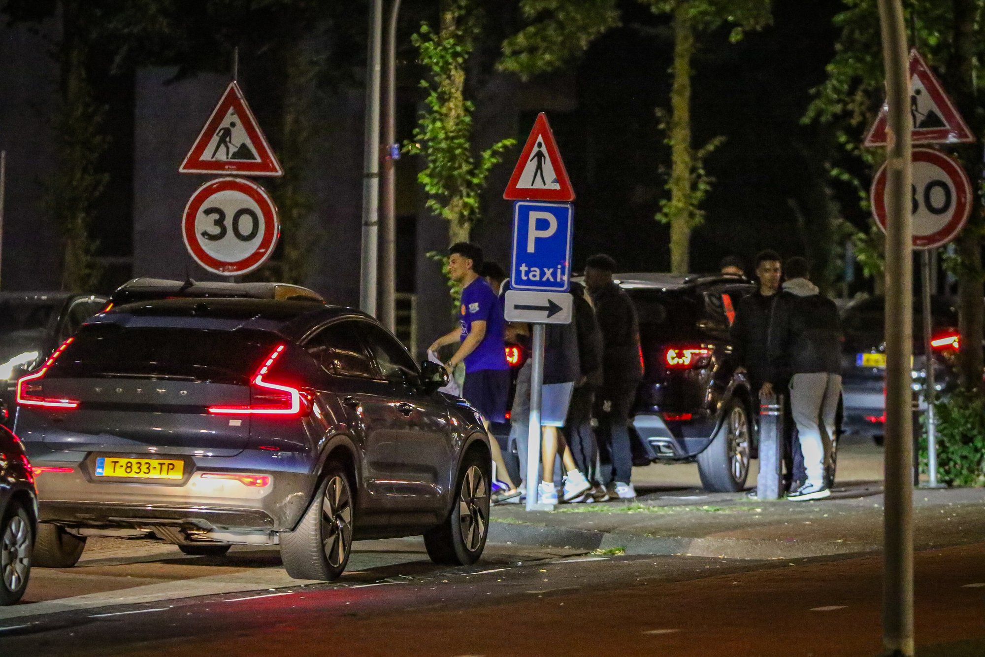 Extra politie-inzet bij station Lelystad na uitschakeling Marokko op WK