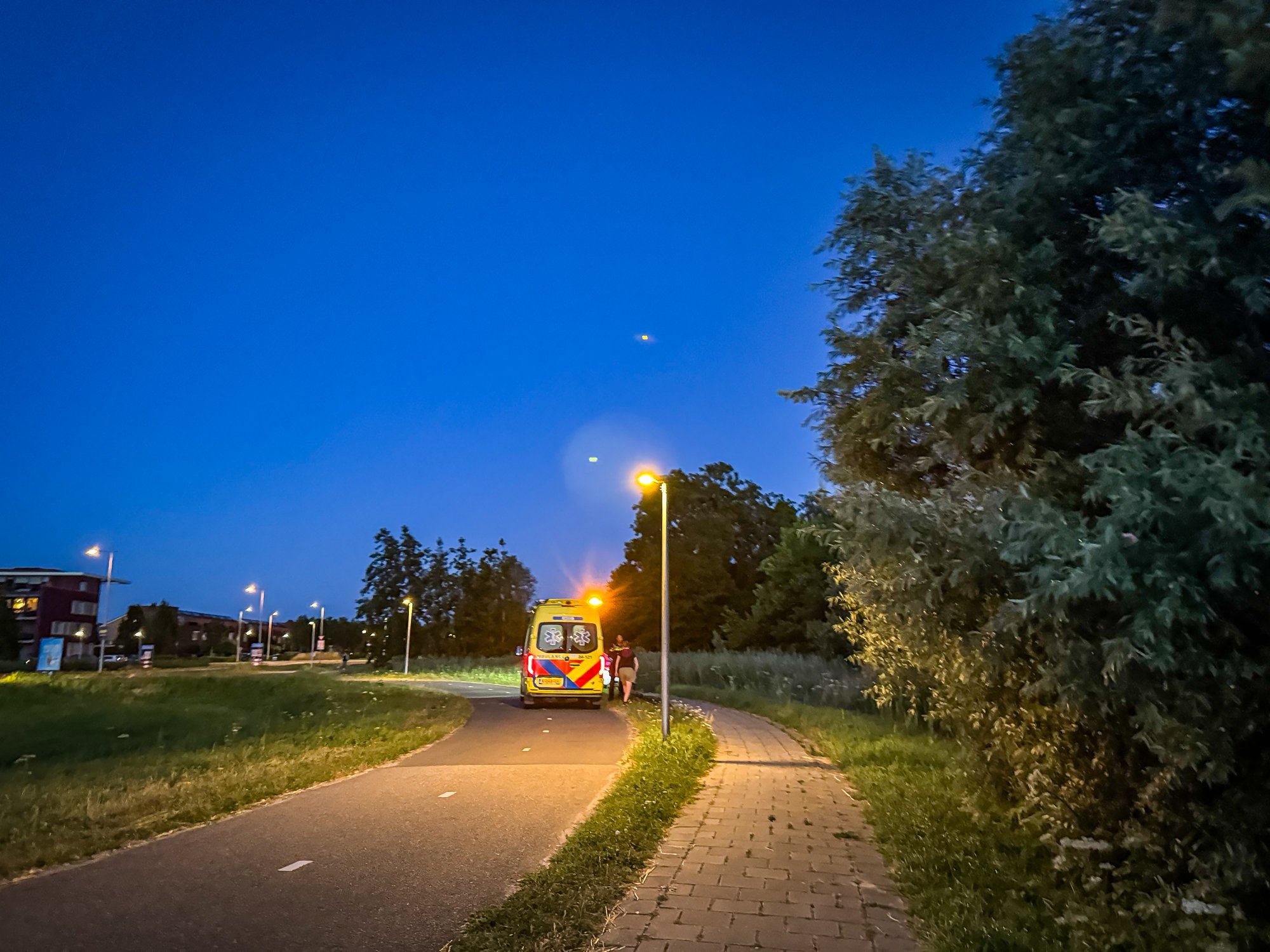 Grote inzet hulpdiensten na melding van mogelijke persoon te water in Kampen