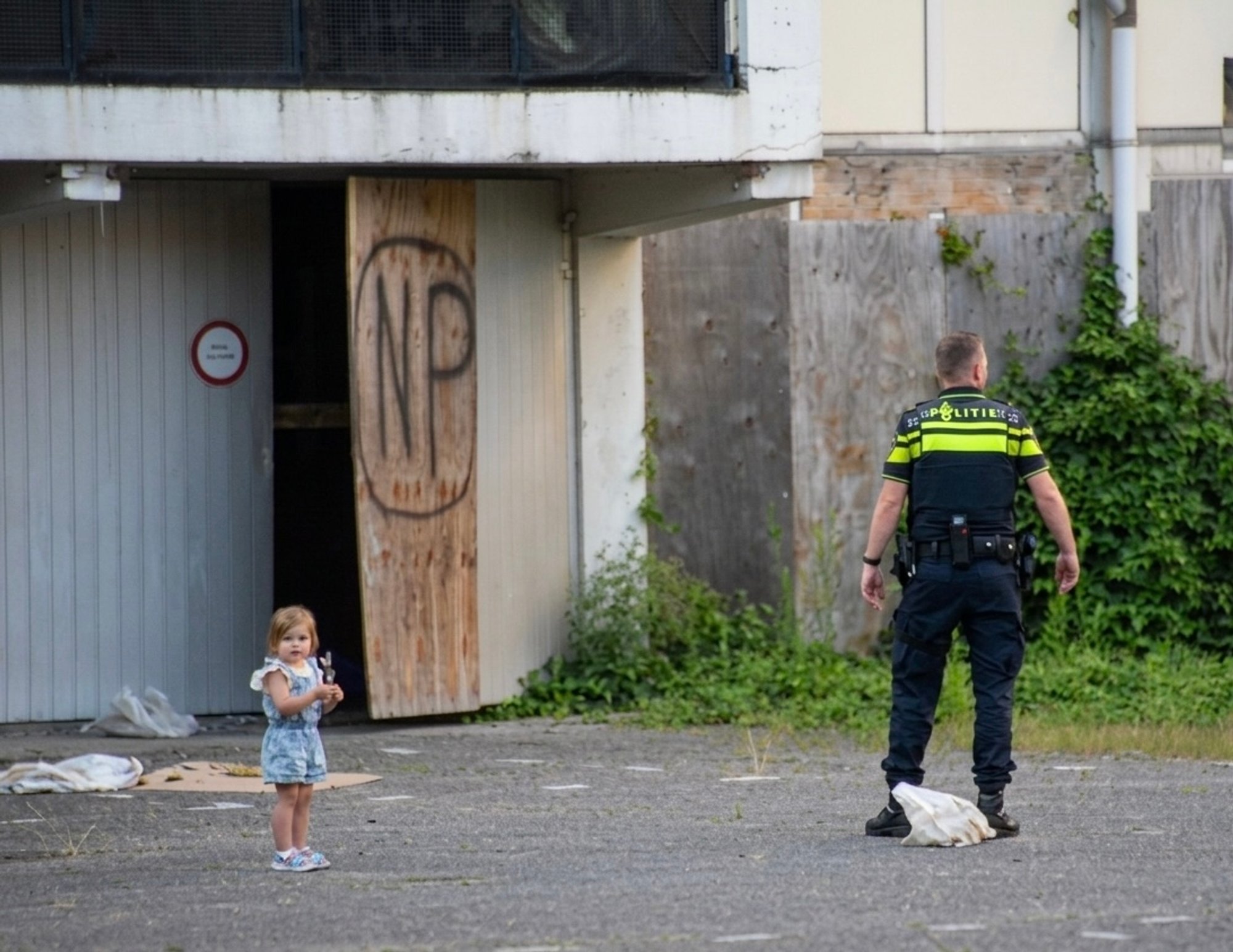 Inbraak spuiweg dordrecht meerdere verdachte met mogelijk vuurwapen op vlucht zulu vloog boven Dordrecht hond ingezet