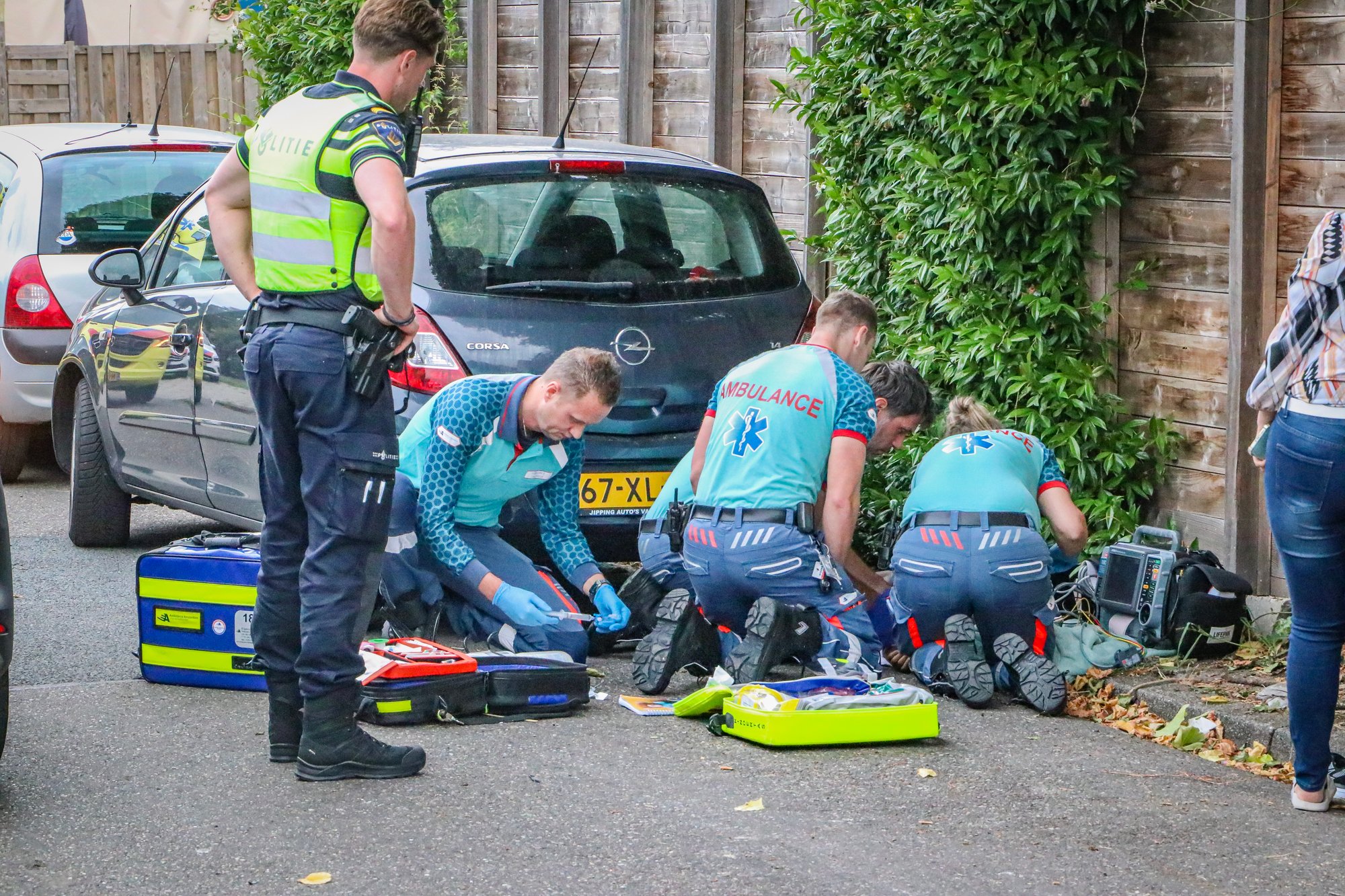 Kind op klein fietsje aangereden door auto in Uithoorn, traumahelikopter ingezet
