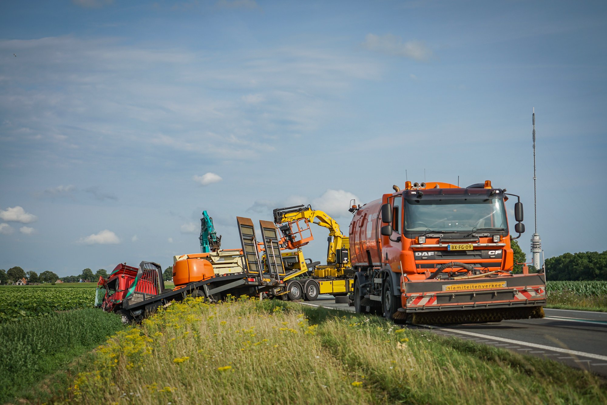 N381 tussen Hoogersmilde en Appelscha tot vanavond afgesloten na ernstig ongeval