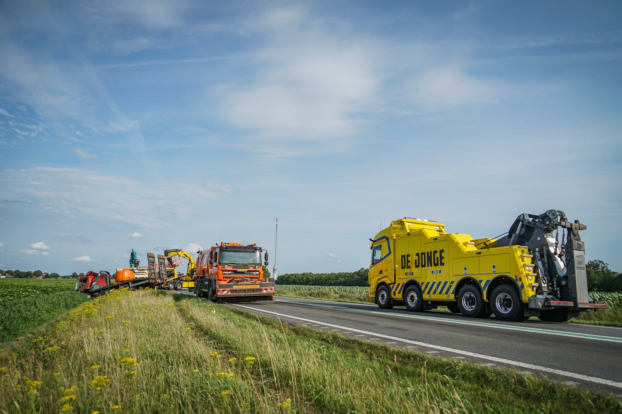 N381 tussen Hoogersmilde en Appelscha tot vanavond afgesloten na ernstig ongeval