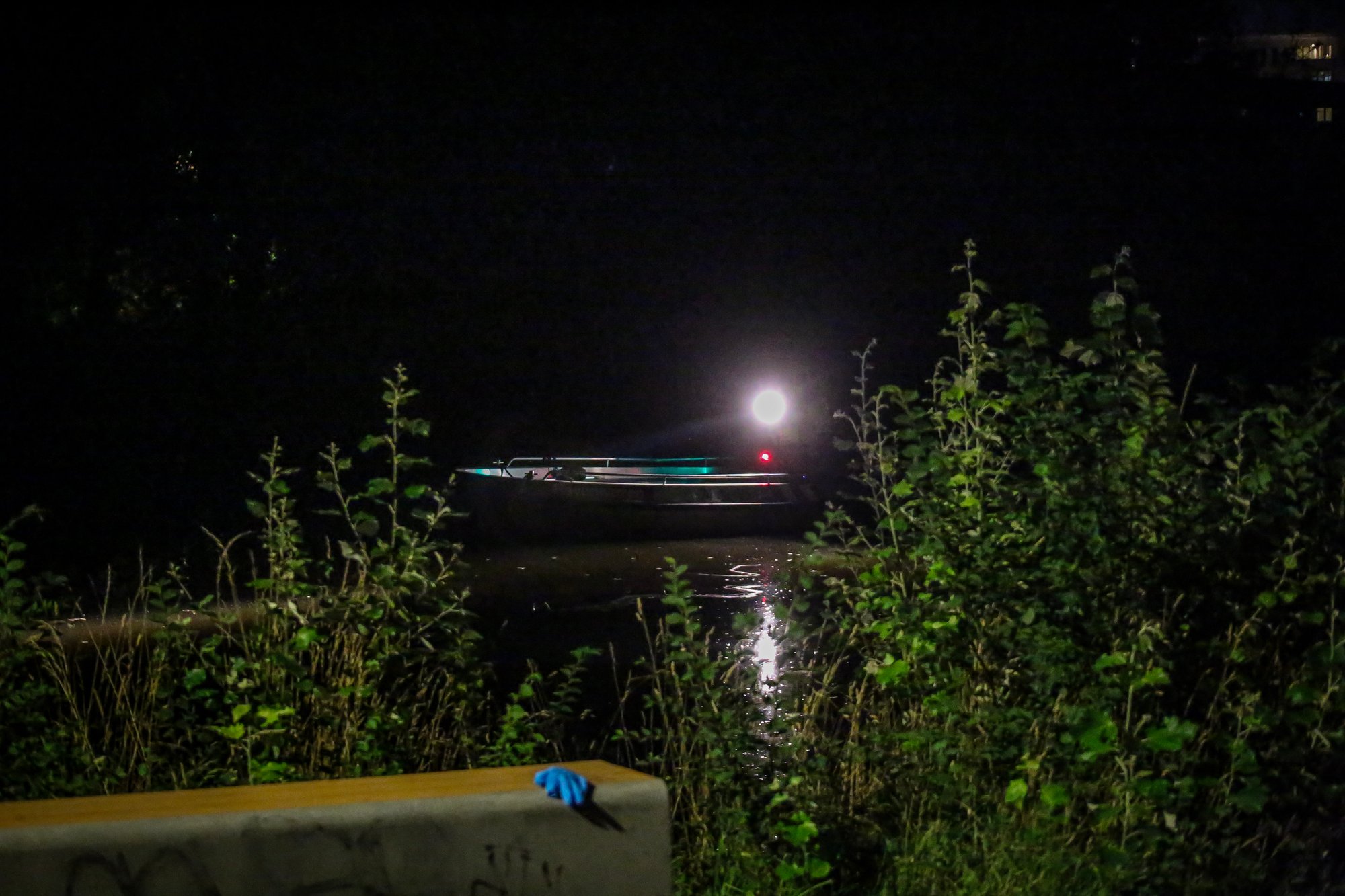 Overleden persoon aangetroffen in het water aan het Verlengde Winschoterdiep in Groningen