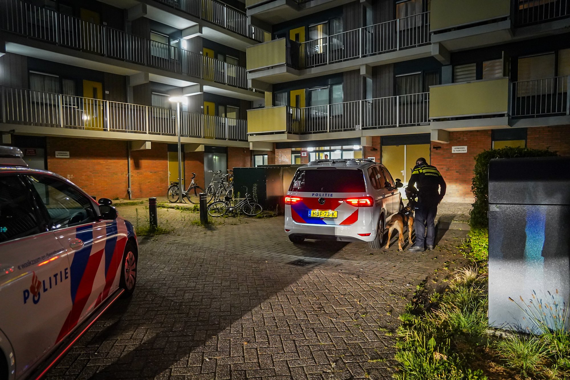 Persoon aangehouden na mogelijke steekpartij in flat aan Oude Meerdijk in Emmen