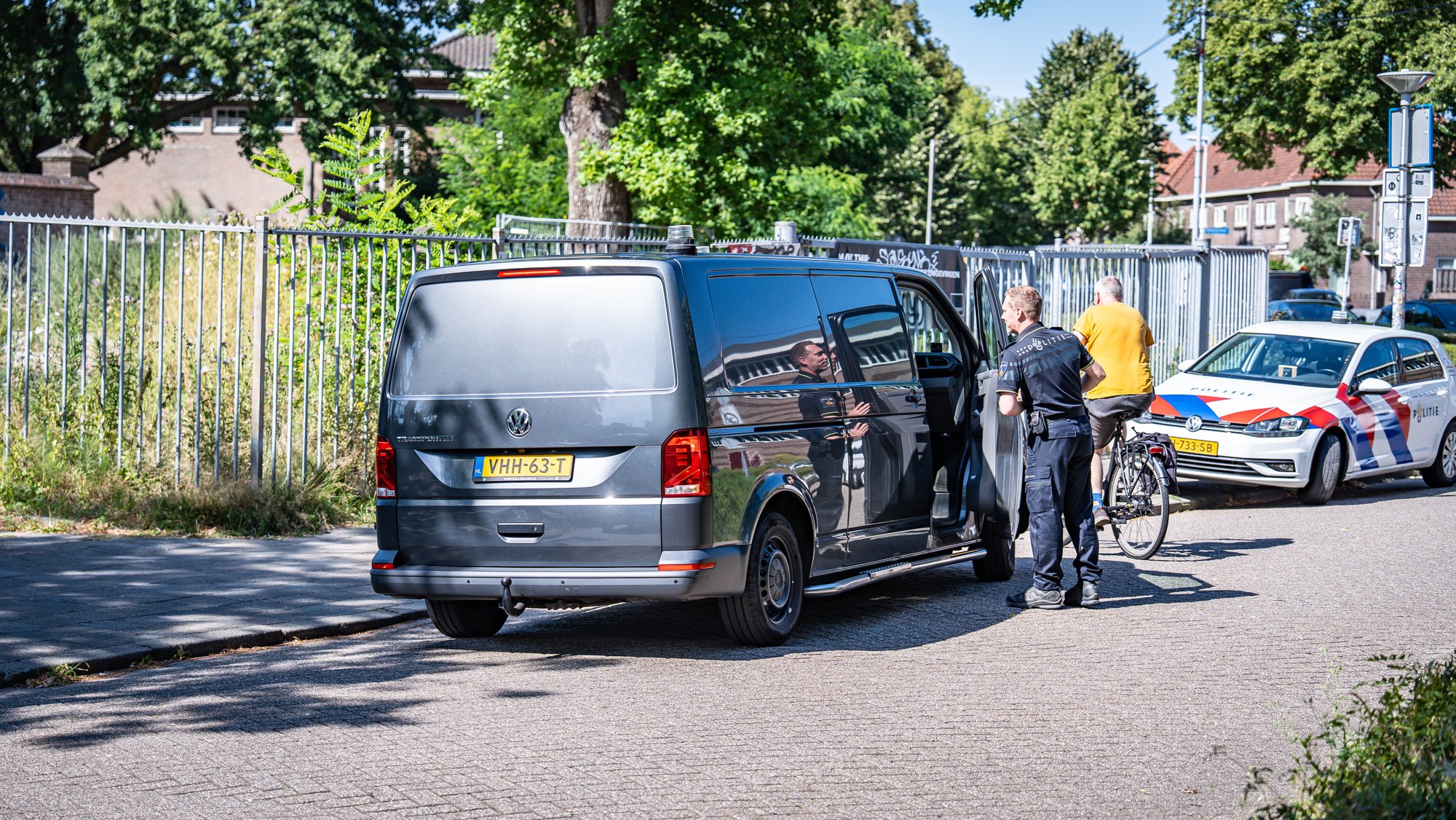 Persoon overleden na aanrijding met trein op station Eindhoven Strijp-S, agente onwel tijdens inzet