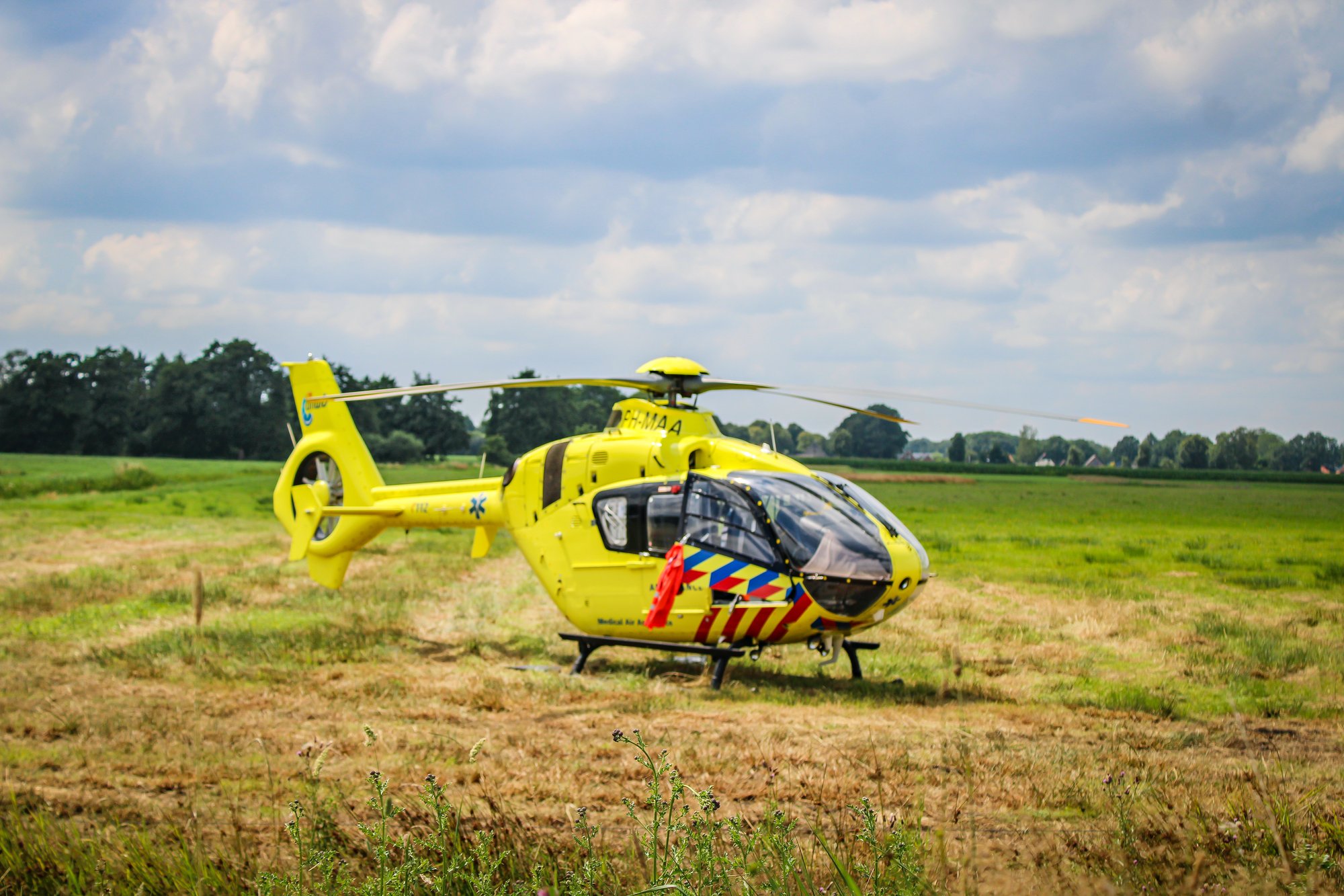 Wielrenster ernstig gewond na val op de Vogelrijd in Fochteloo