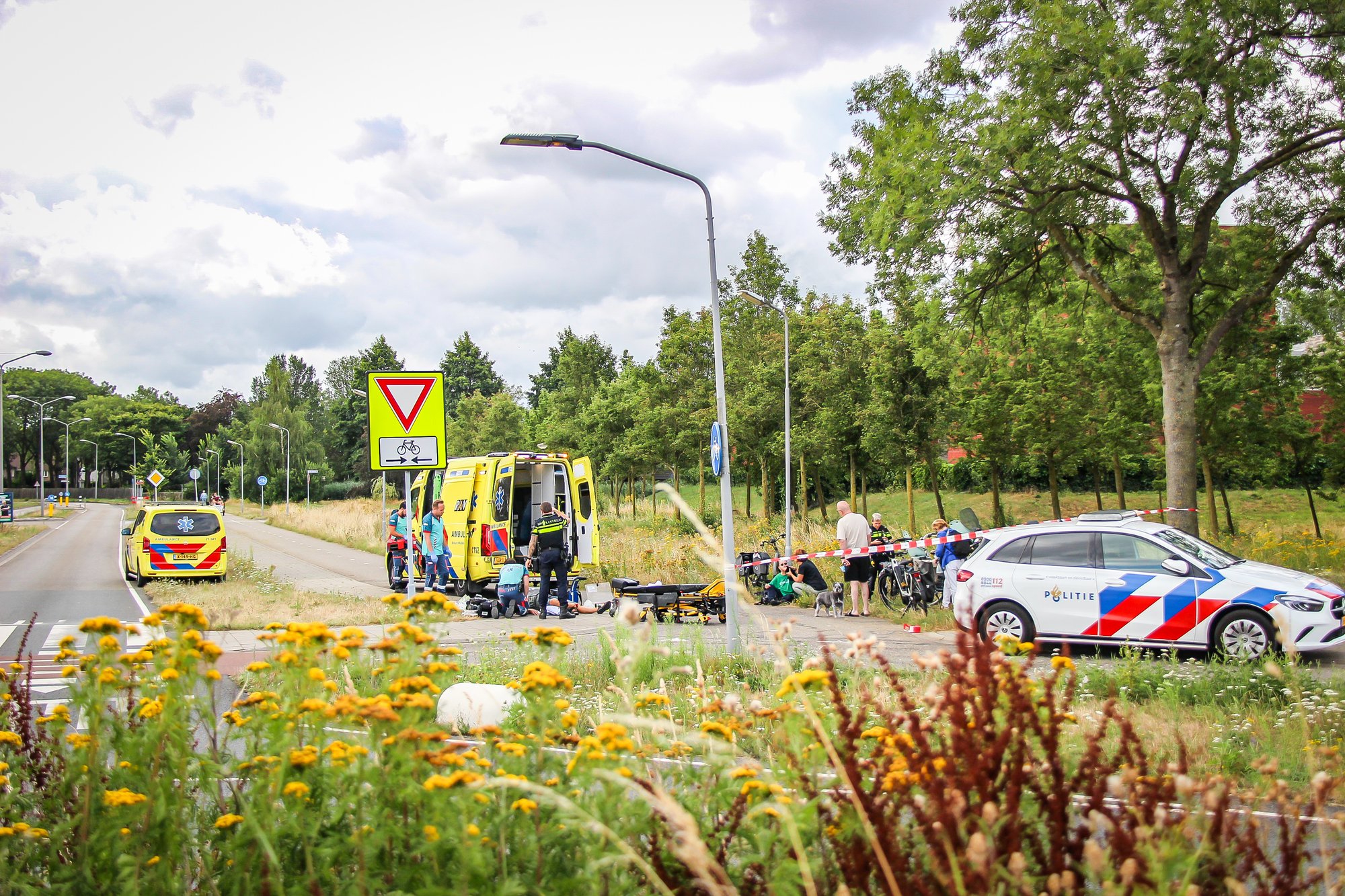 Zwaargewonde bij ernstig ongeval tussen twee fietsers in Rosmalen