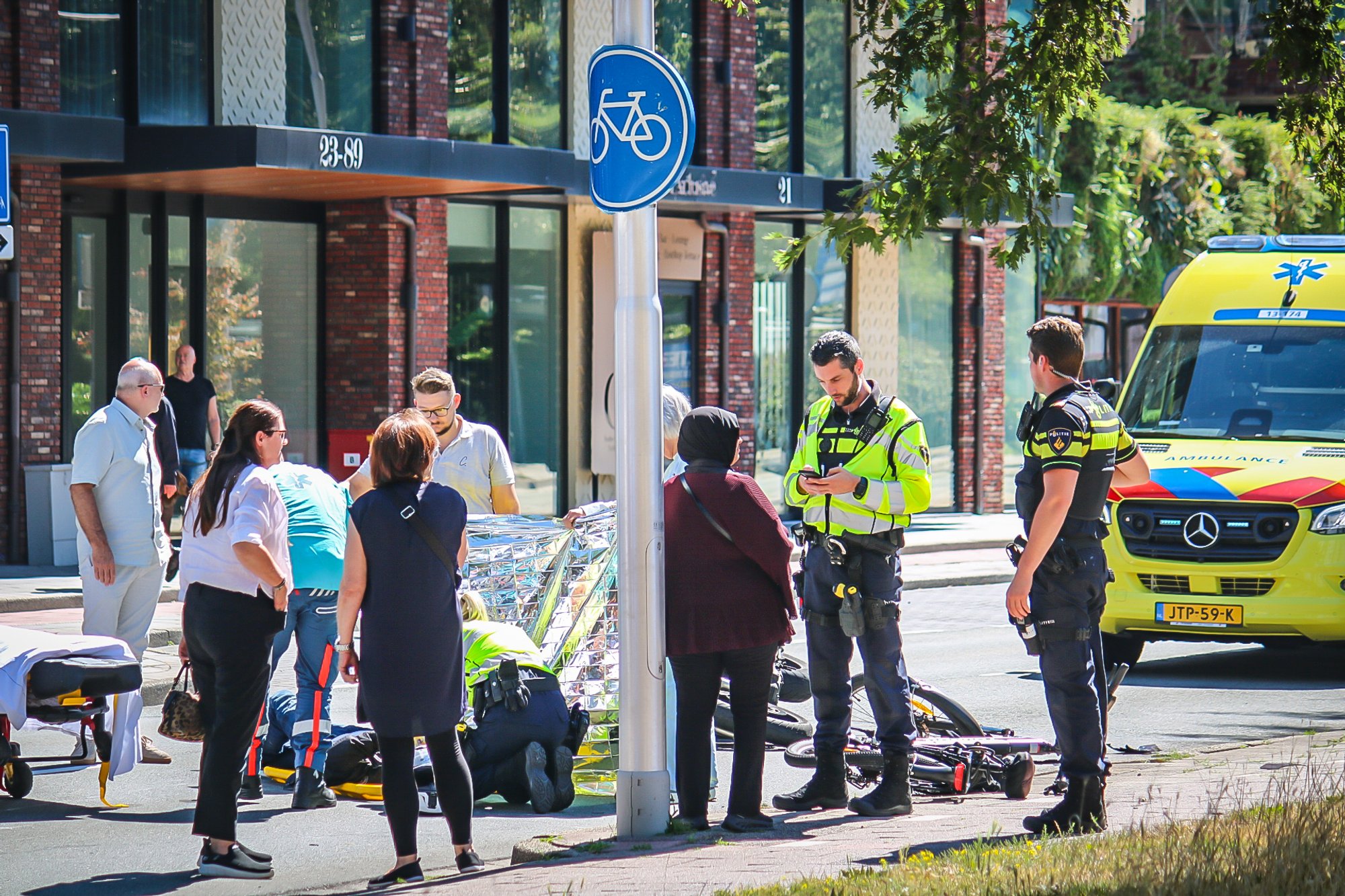 Aanrijding tussen fietser en motorrijder