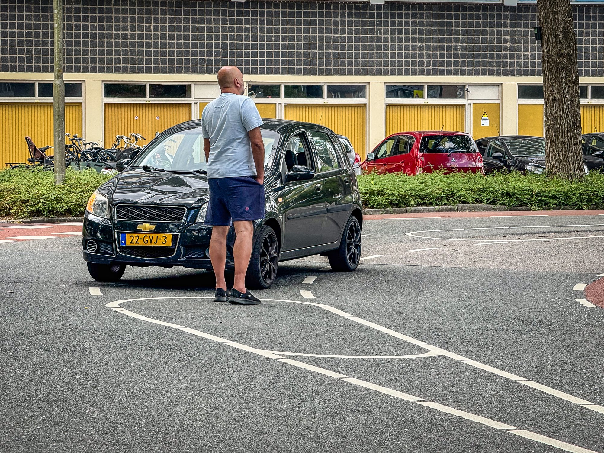 Auto schept twee fietsers in Amstelveen, bestuurder aangehouden