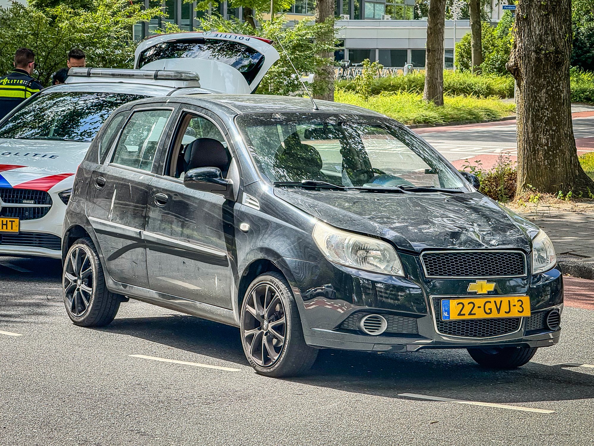 Auto schept twee fietsers in Amstelveen, bestuurder aangehouden