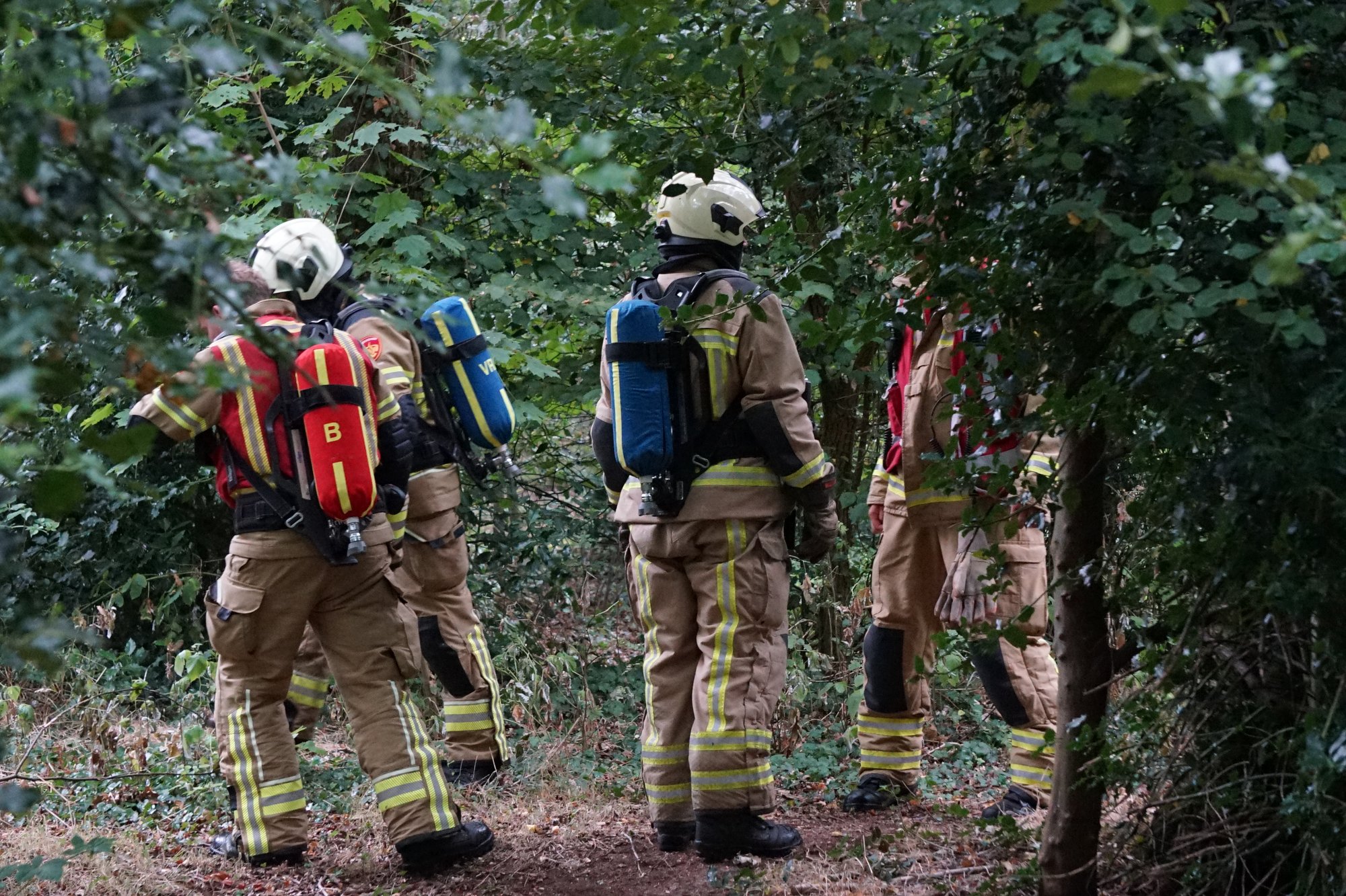 Bosbrand uitgebroken langs Rondweg bij Emmerschans
