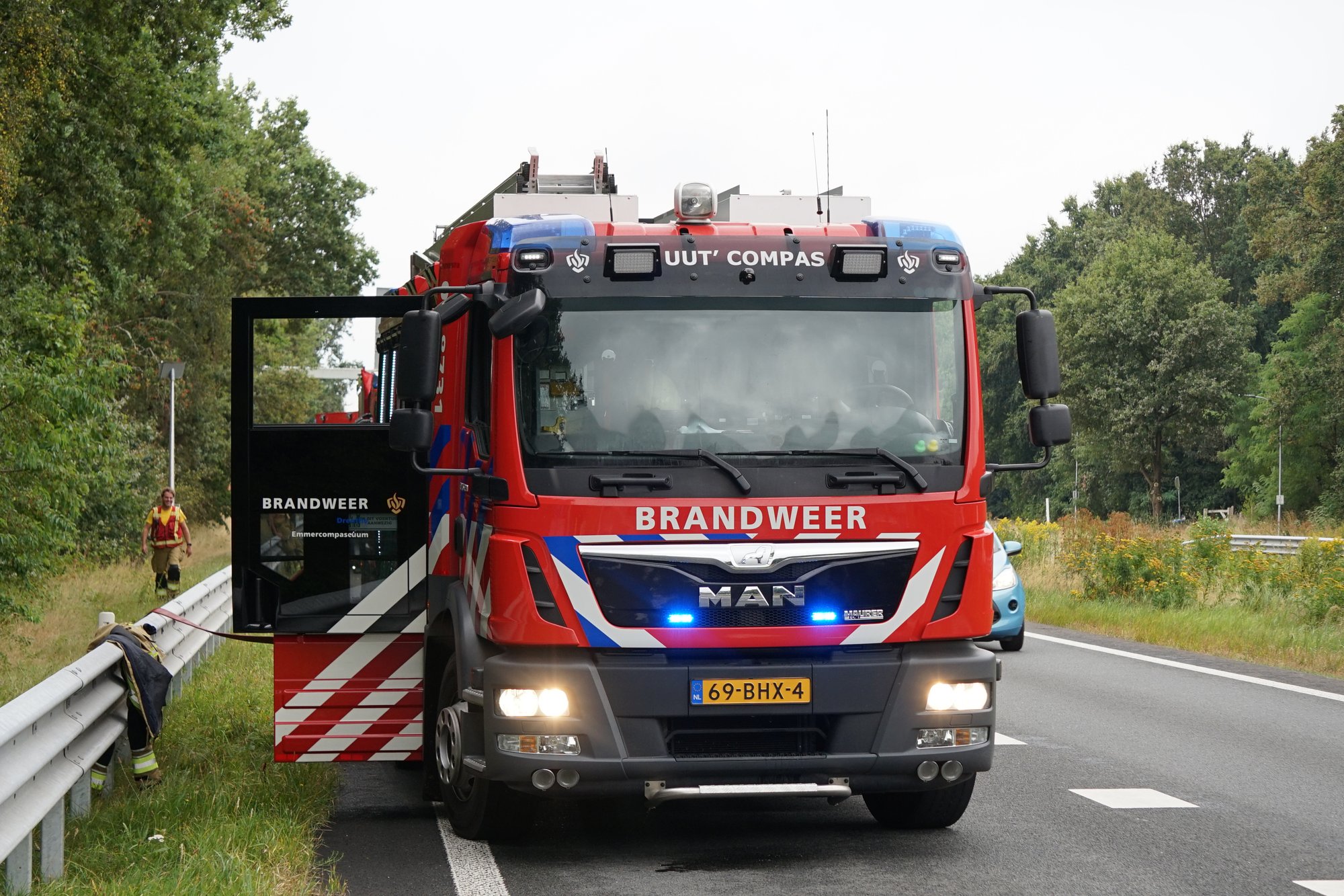 Bosbrand uitgebroken langs Rondweg bij Emmerschans