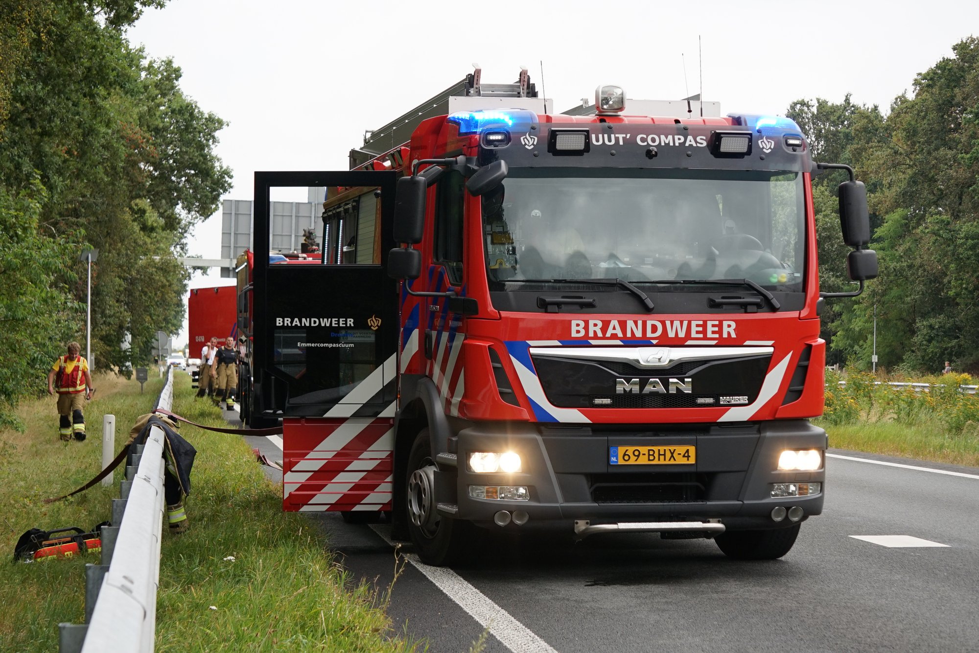 Bosbrand uitgebroken langs Rondweg bij Emmerschans