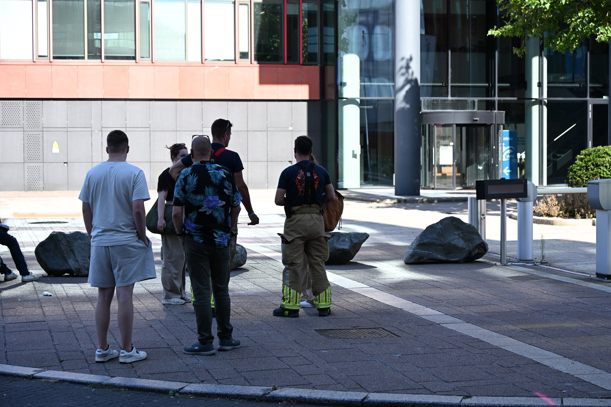 Brandmelding zorgt voor ontruiming van kantoor in WTC Carlton Tower in Almere