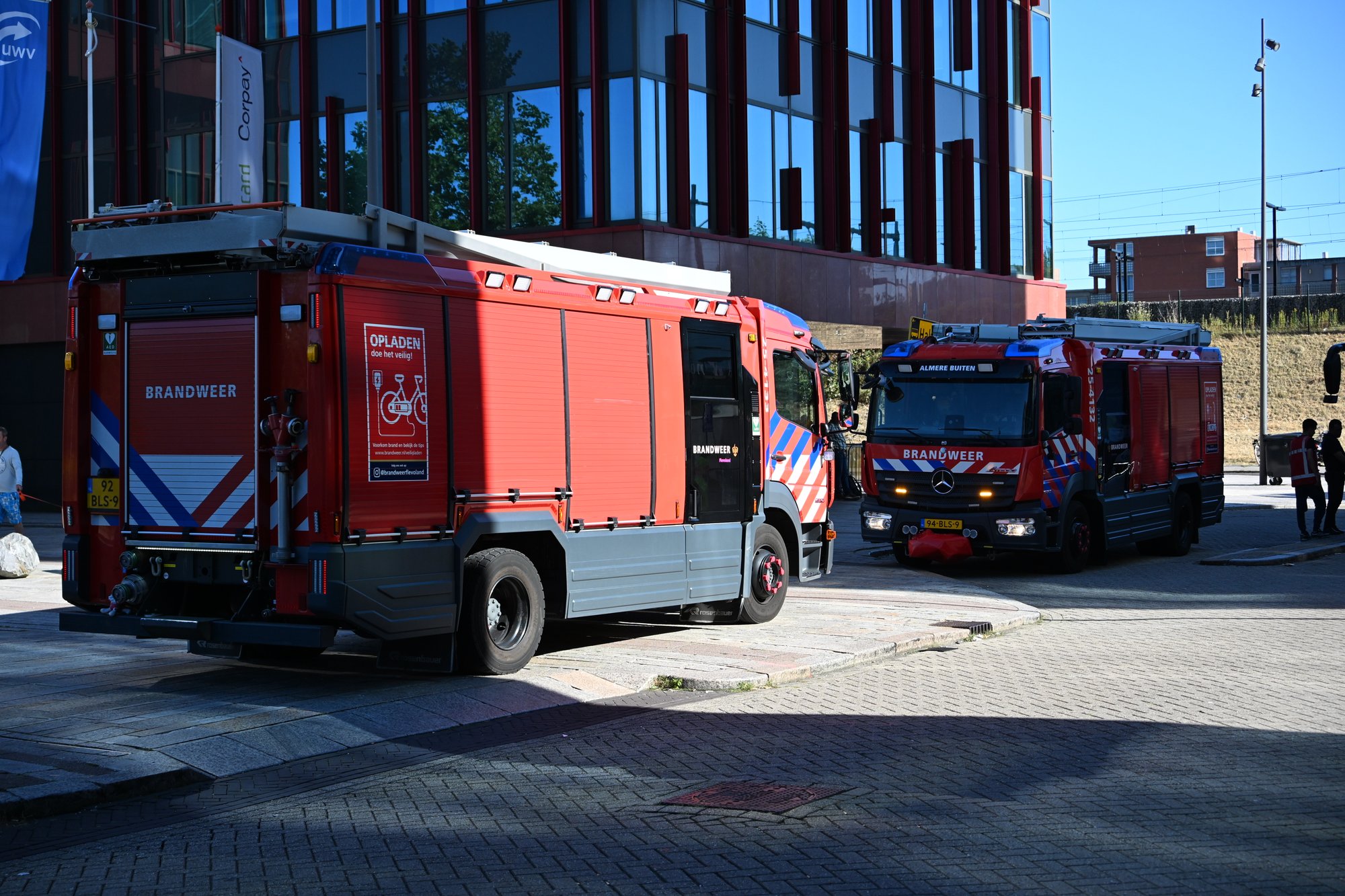 Brandmelding zorgt voor ontruiming van kantoor in WTC Carlton Tower in Almere