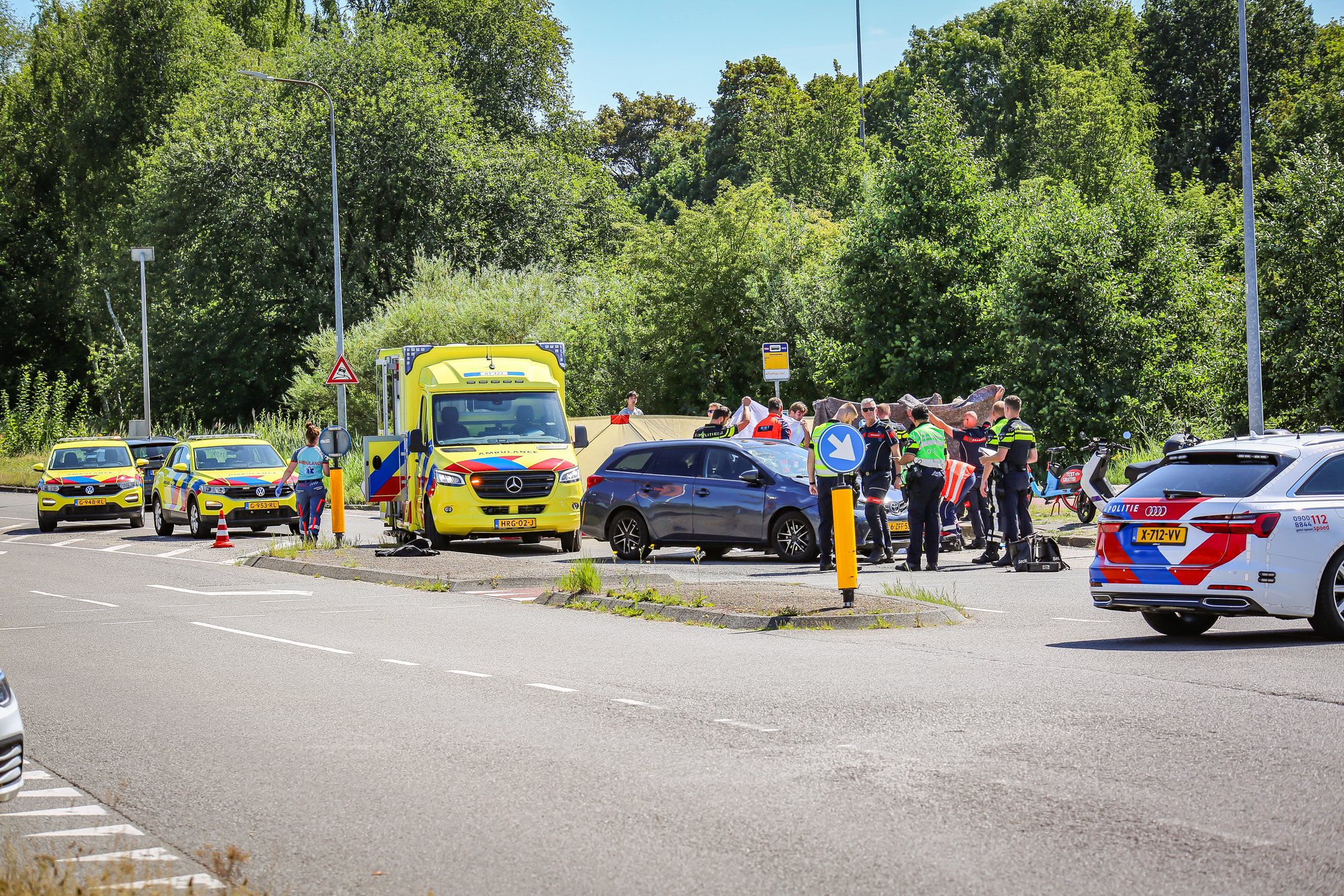 Ernstige aanrijding tussen fietser en auto in Groningen