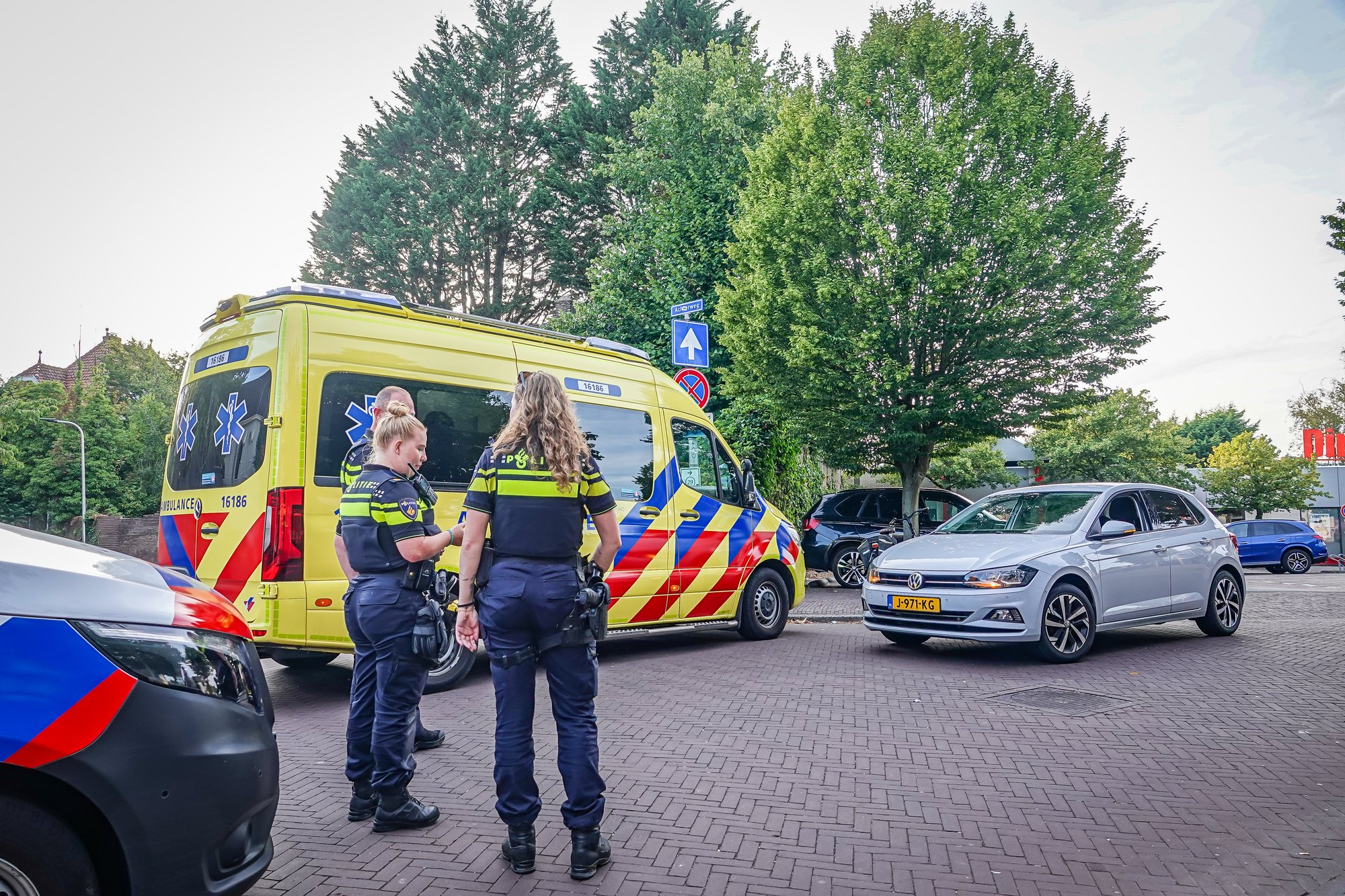 Fietser gewond bij aanrijding met auto op Heereweg in Lisse