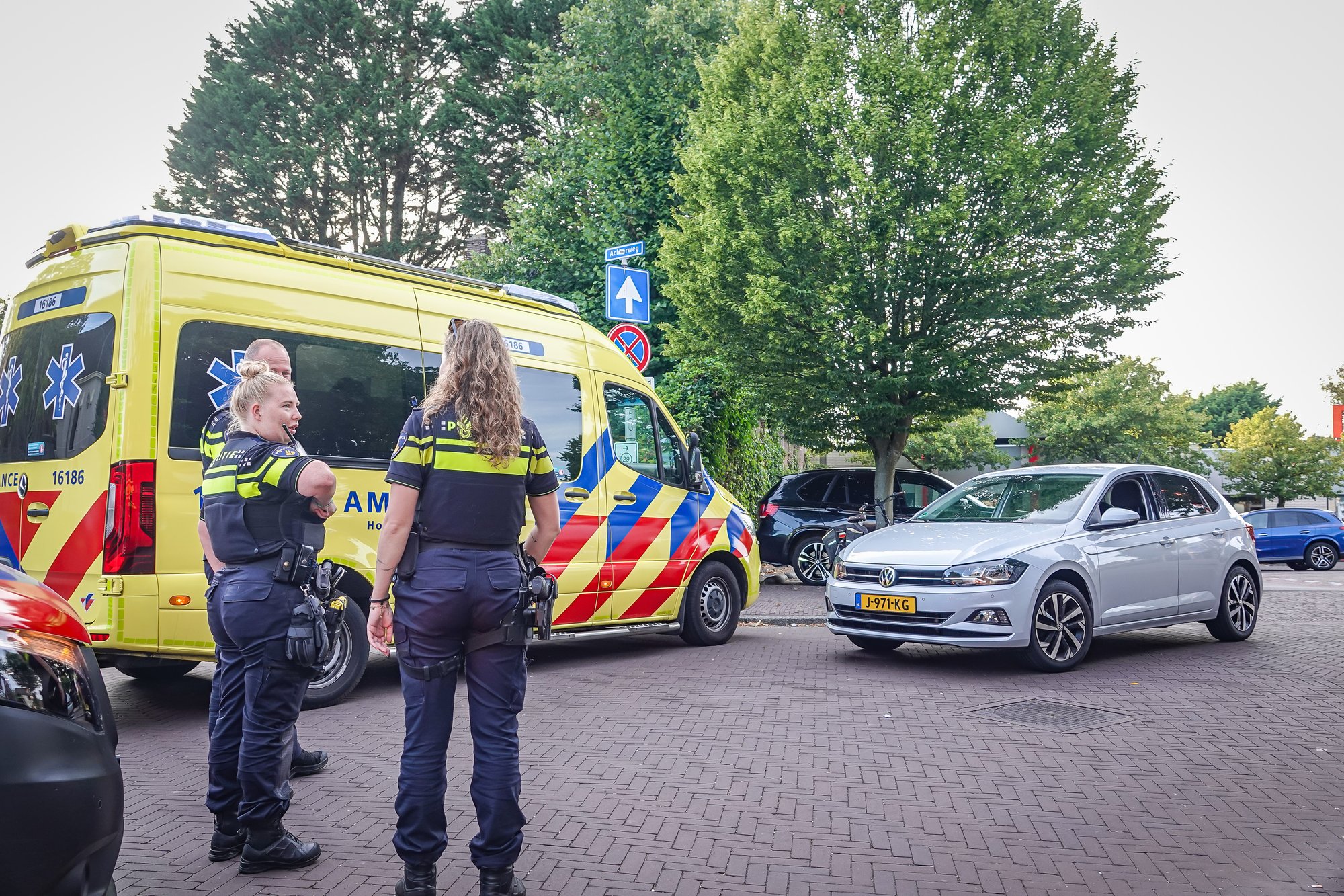 Fietser gewond bij aanrijding met auto op Heereweg in Lisse