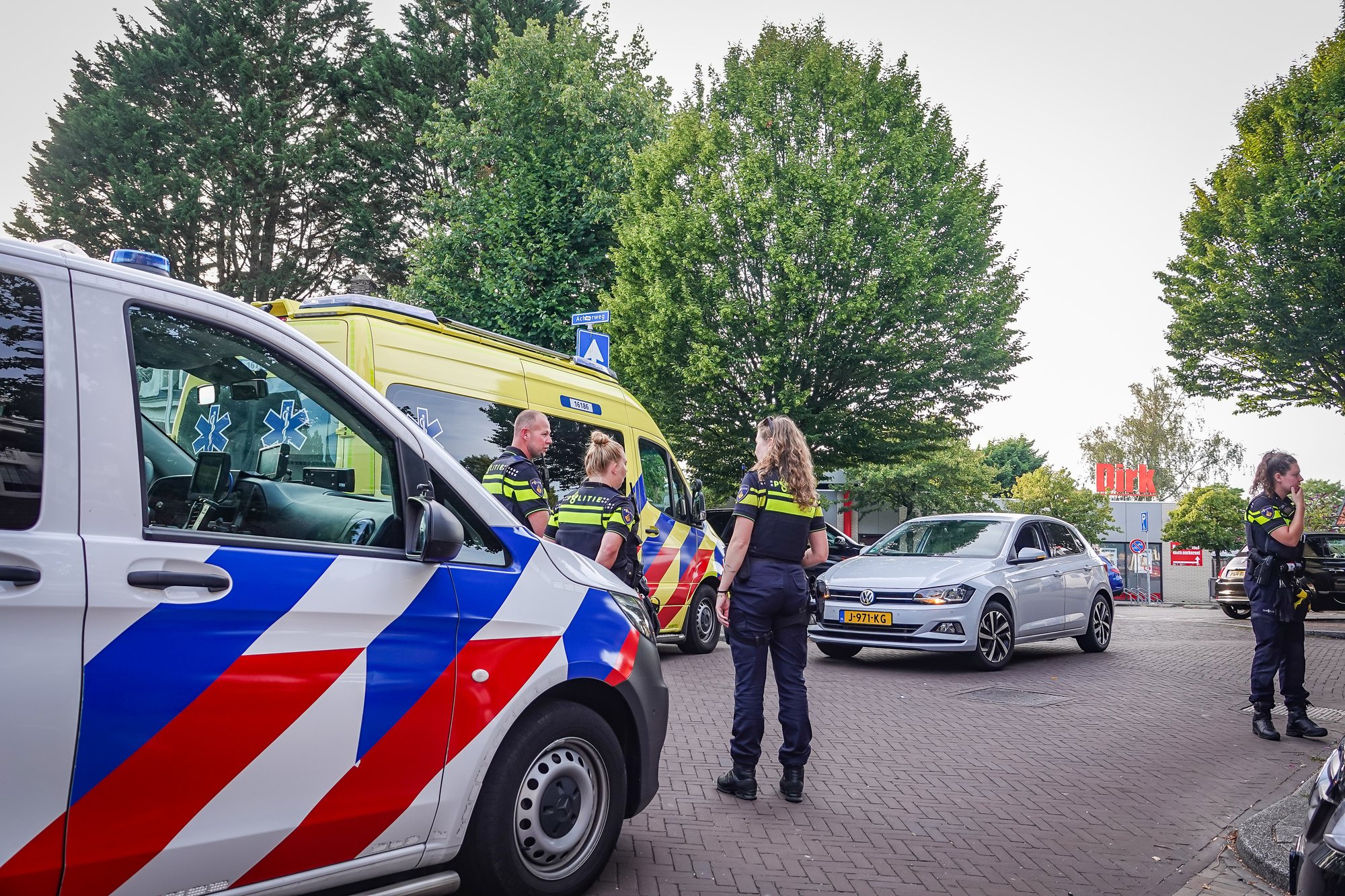 Fietser gewond bij aanrijding met auto op Heereweg in Lisse