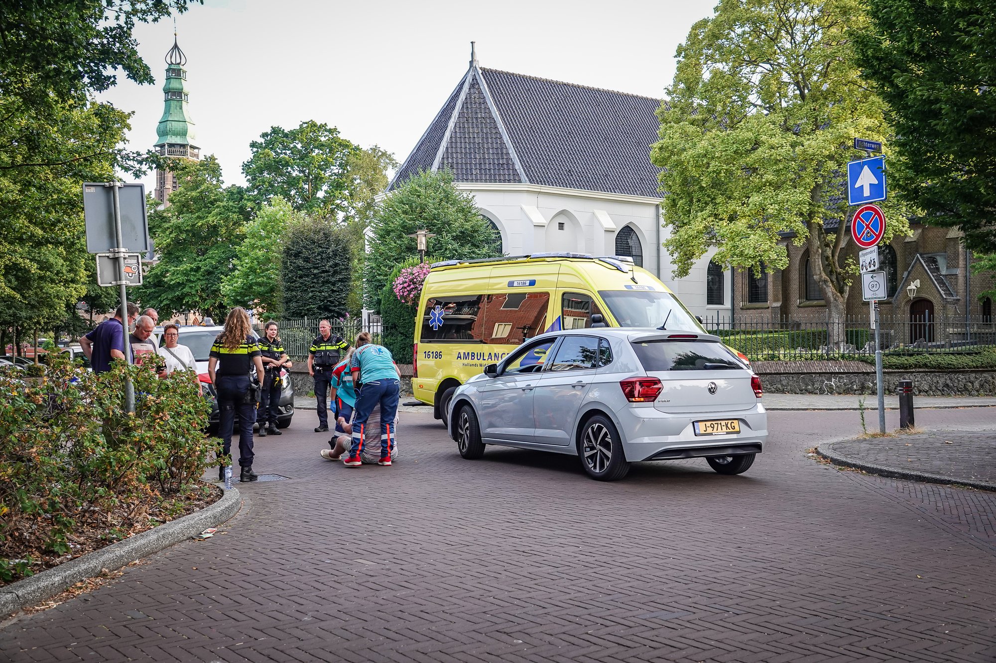 Fietser gewond bij aanrijding met auto op Heereweg in Lisse