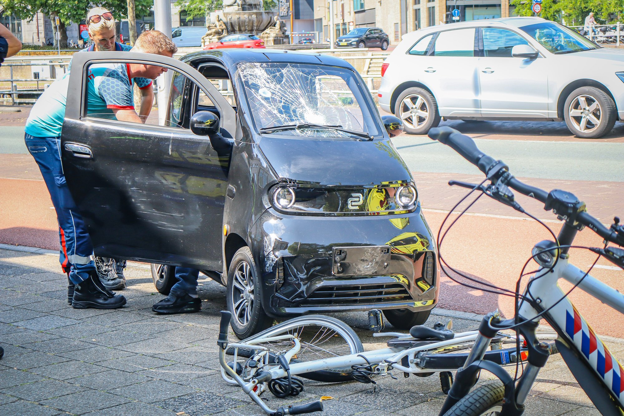 Fietser gewond na botsing met brommobiel in Leeuwarden