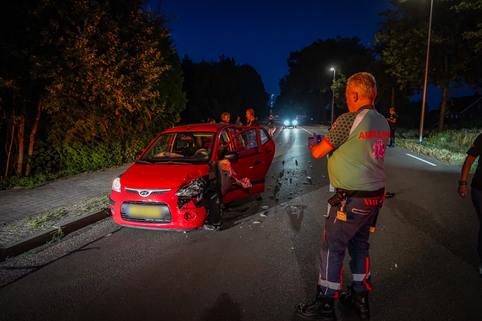 Forse schade na botsing tussen twee voertuigen in Emmer-Compascuum
