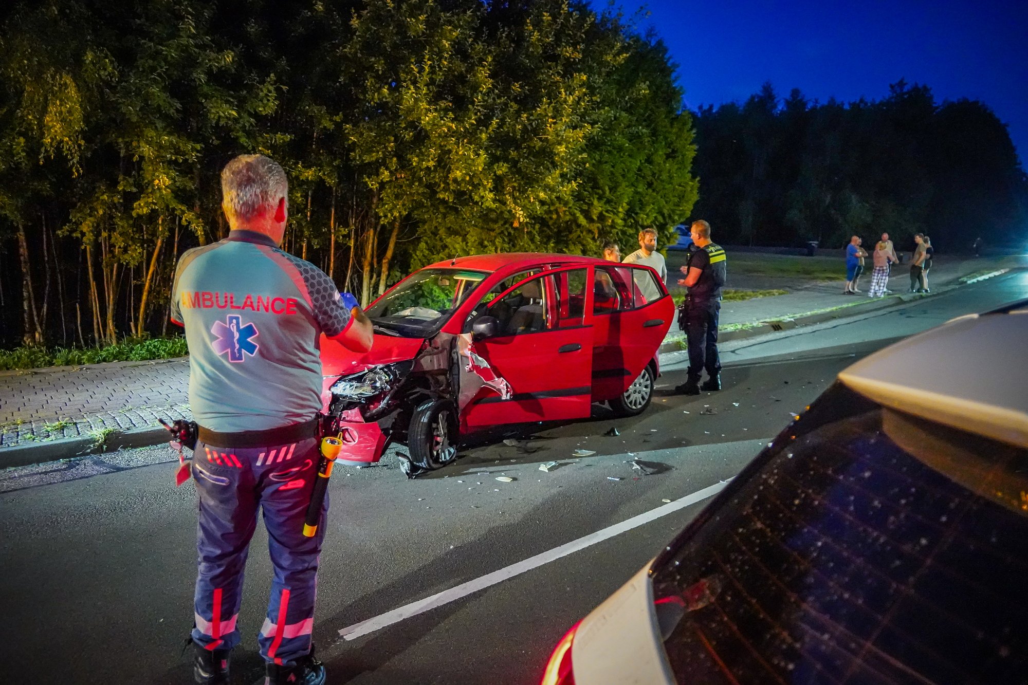 Forse schade na botsing tussen twee voertuigen in Emmer-Compascuum