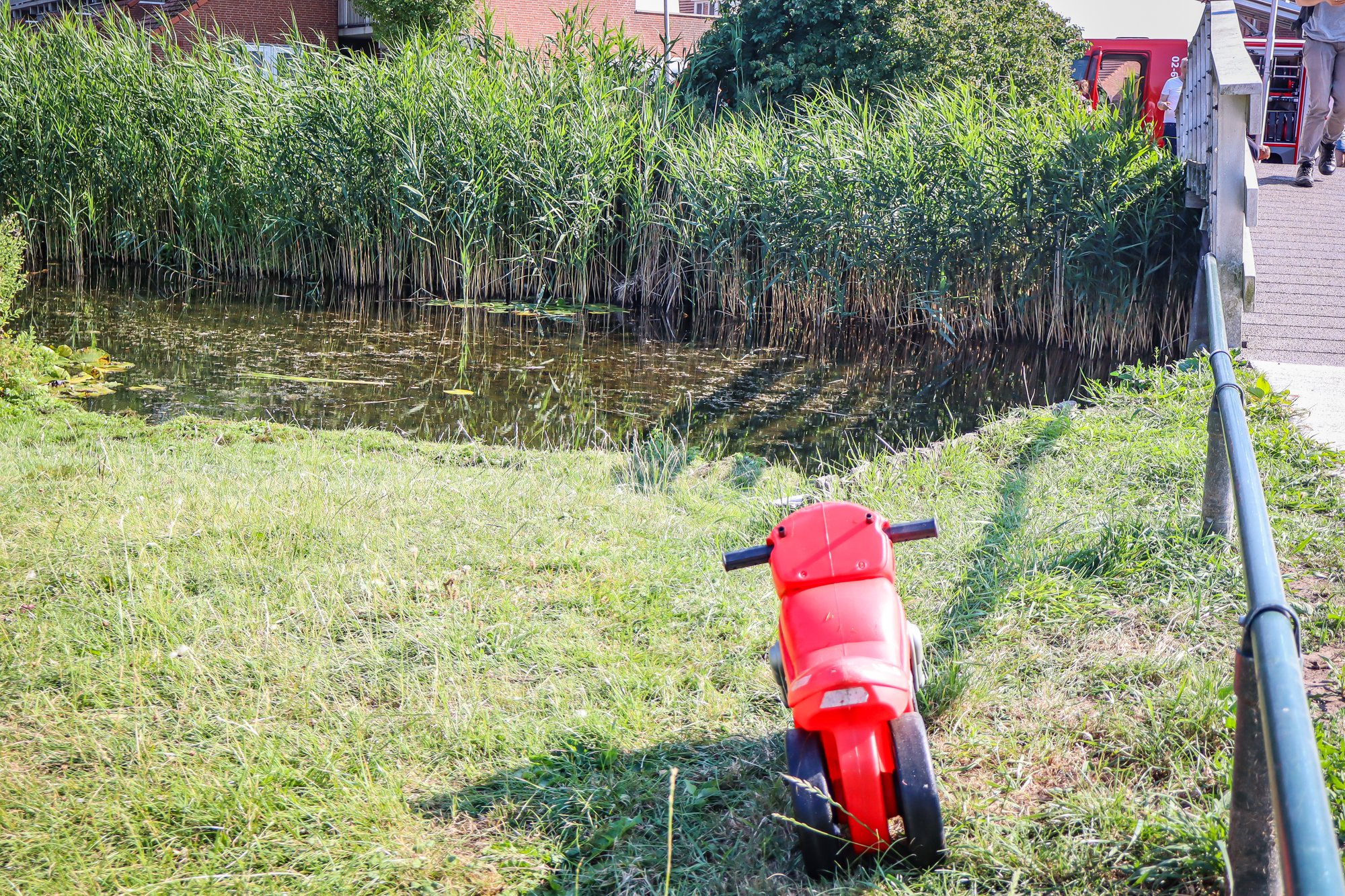 Grootschalige zoekactie na melding persoon te water in Leeuwarden