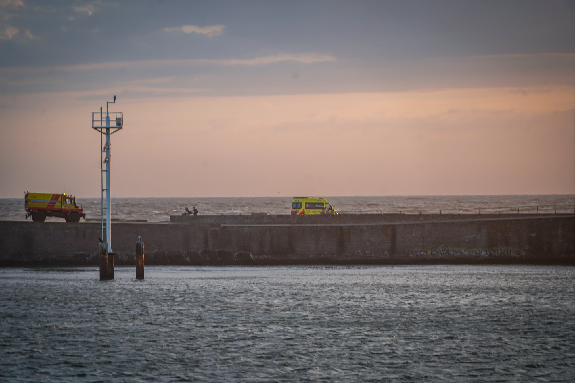 Grote inzet van hulpdiensten na melding van watersporter in problemen bij Zuidelijk Havenhoofd