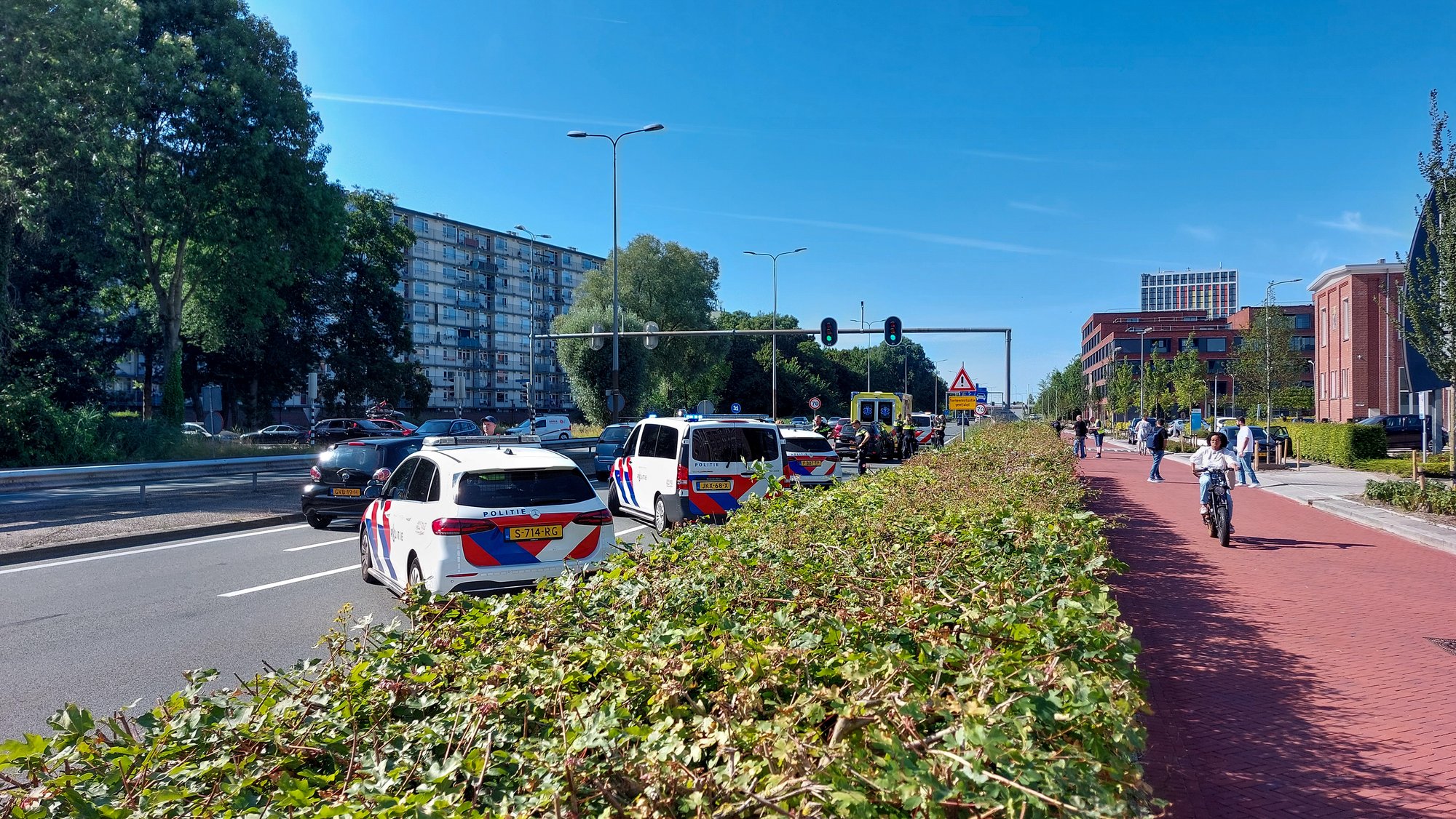 Kettingbotsing op Friesestraatweg in Groningen