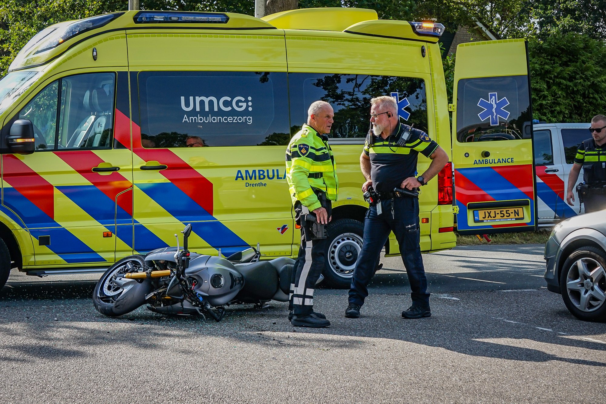 Motorrijder zwaargewond bij ernstig verkeersongeval in Hoogeveen