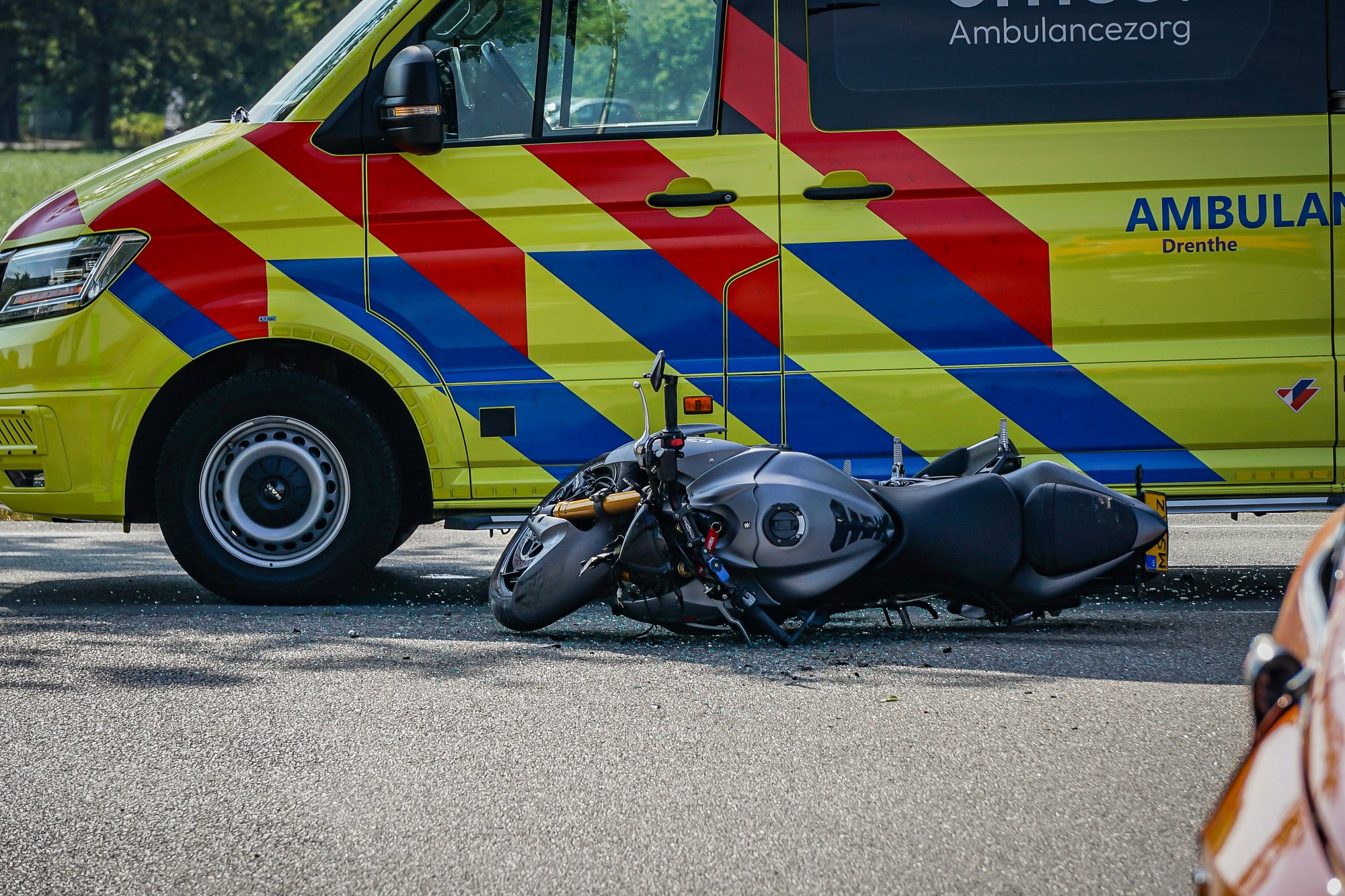 Motorrijder zwaargewond bij ernstig verkeersongeval in Hoogeveen