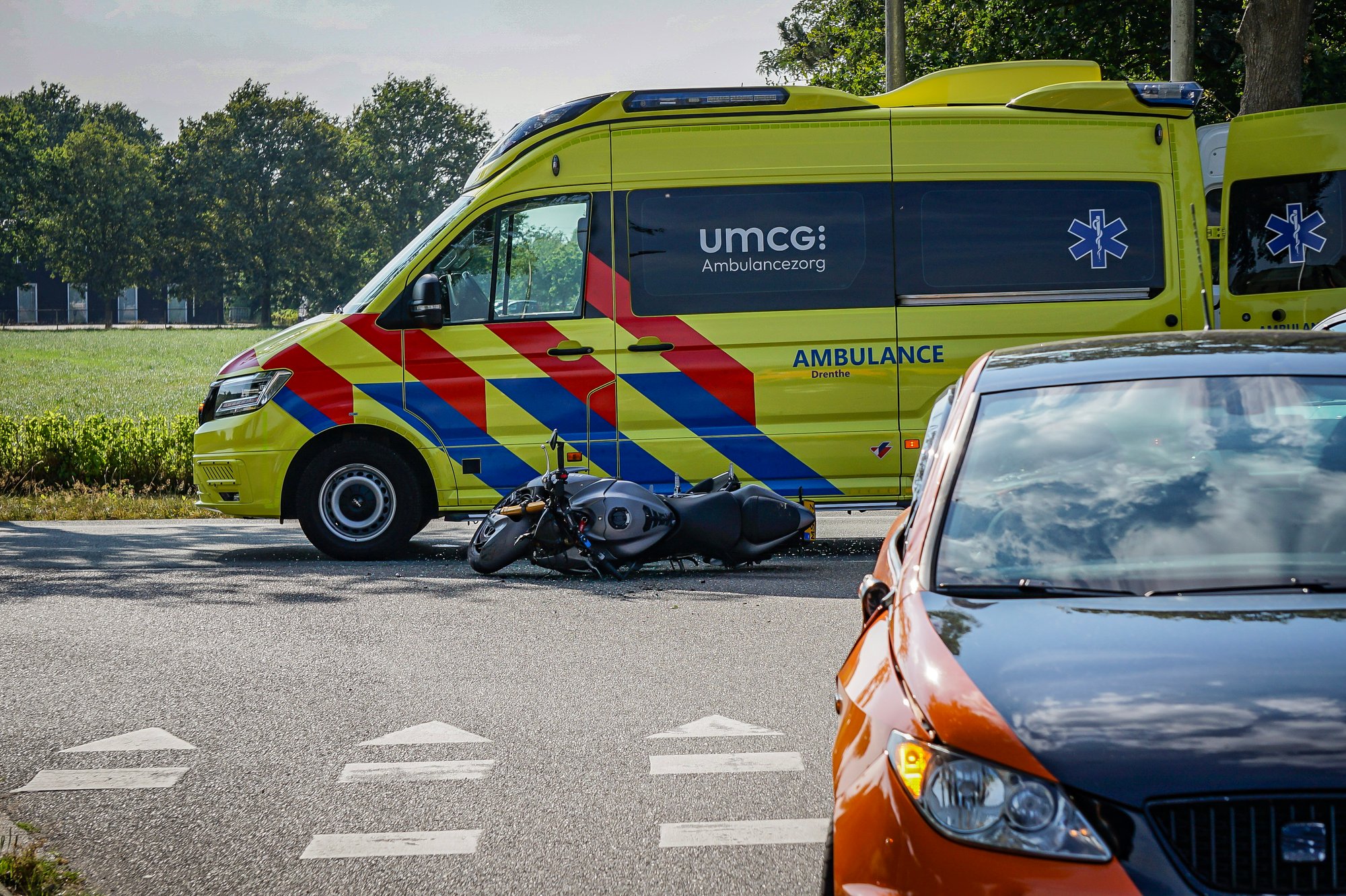 Motorrijder zwaargewond bij ernstig verkeersongeval in Hoogeveen