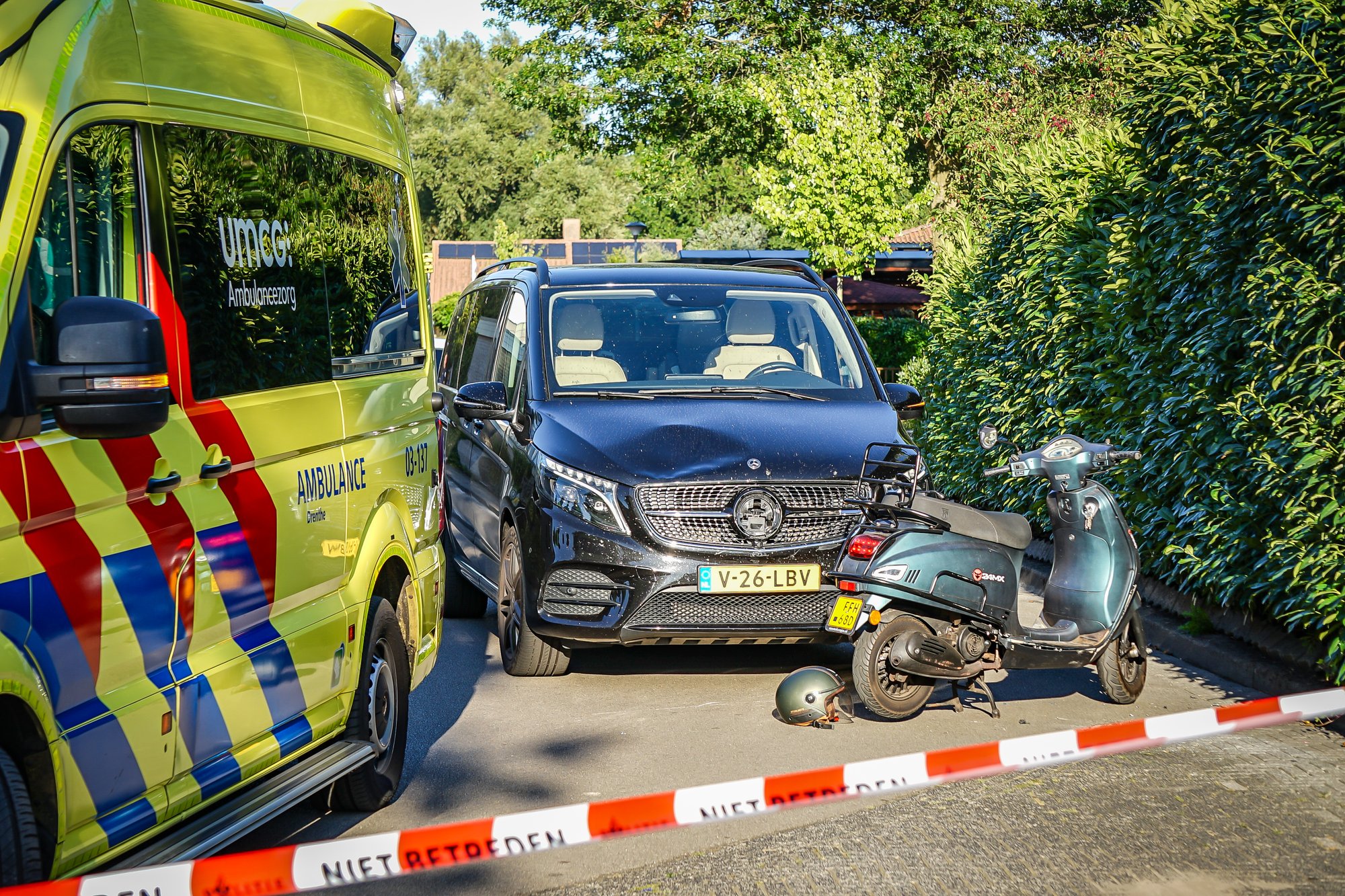 Ongeval tussen busje en scooter in Emmen