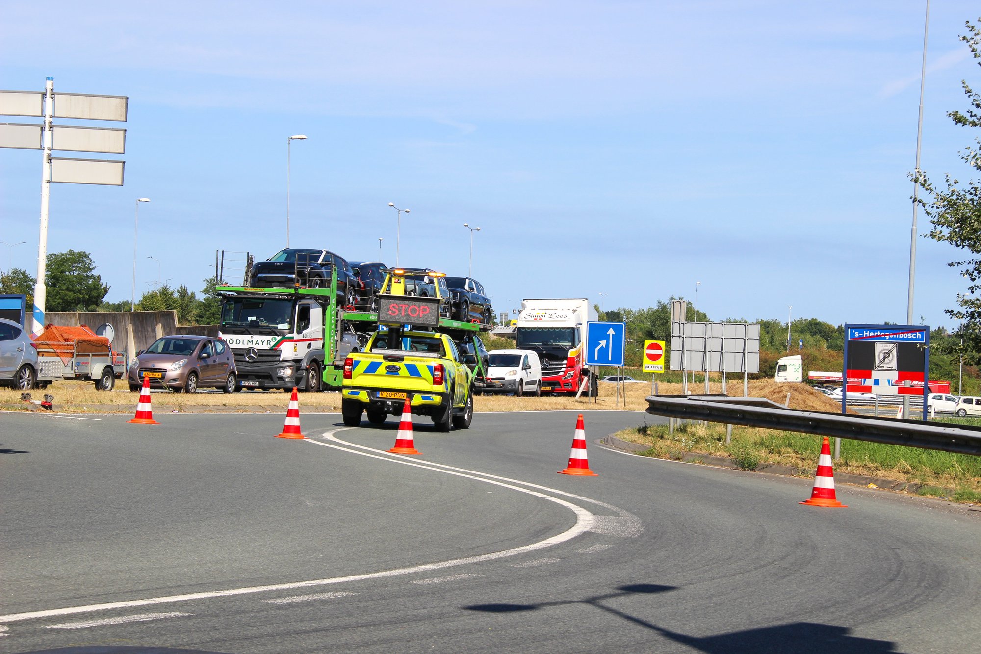 Ongeval tussen vrachtwagen en personenauto zorgt voor verkeershinder op A2 bij ’s-Hertogenbosch