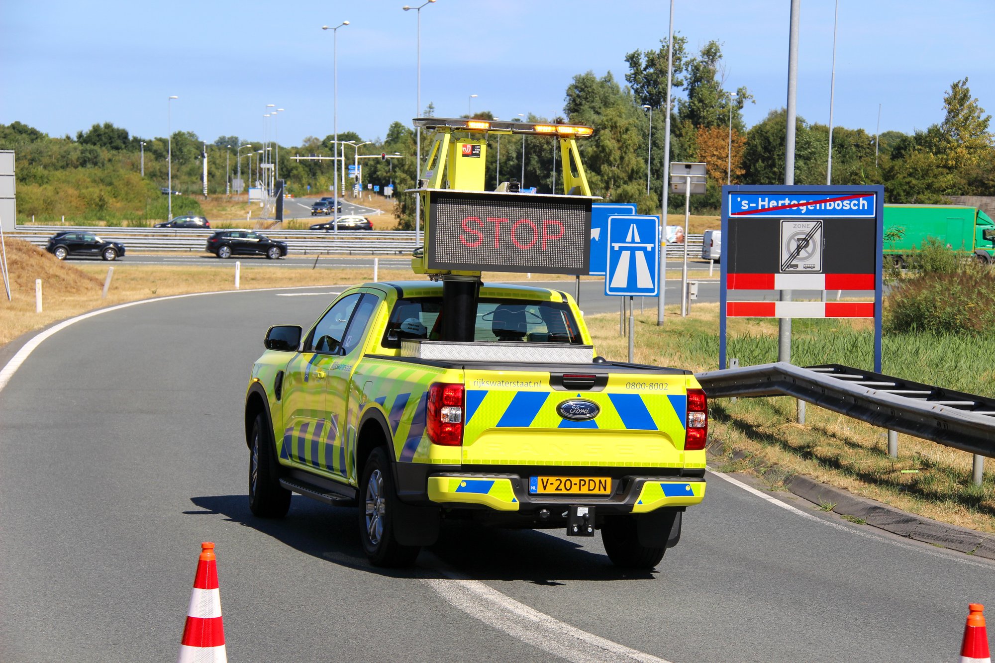 Ongeval tussen vrachtwagen en personenauto zorgt voor verkeershinder op A2 bij ’s-Hertogenbosch
