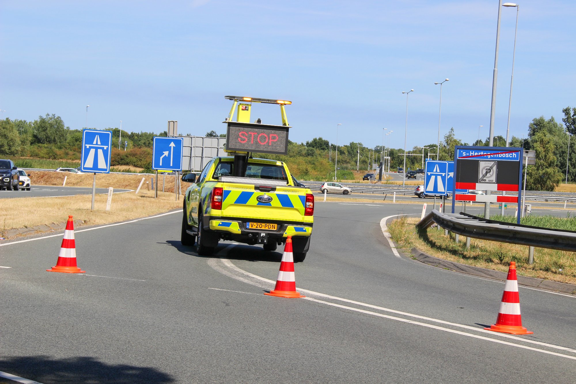 Ongeval tussen vrachtwagen en personenauto zorgt voor verkeershinder op A2 bij ’s-Hertogenbosch