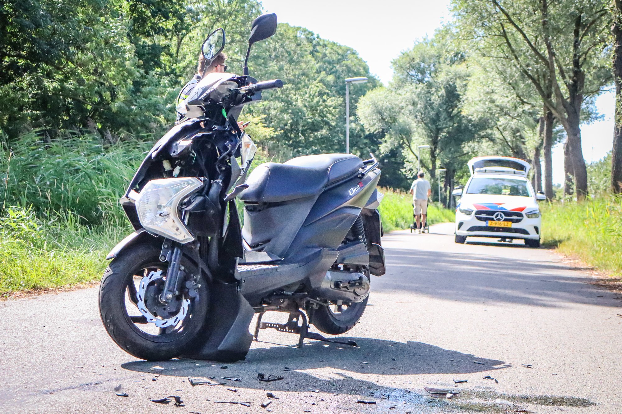 Scooterrijder gewond na aanrijding met andere scooter in Leeuwarden
